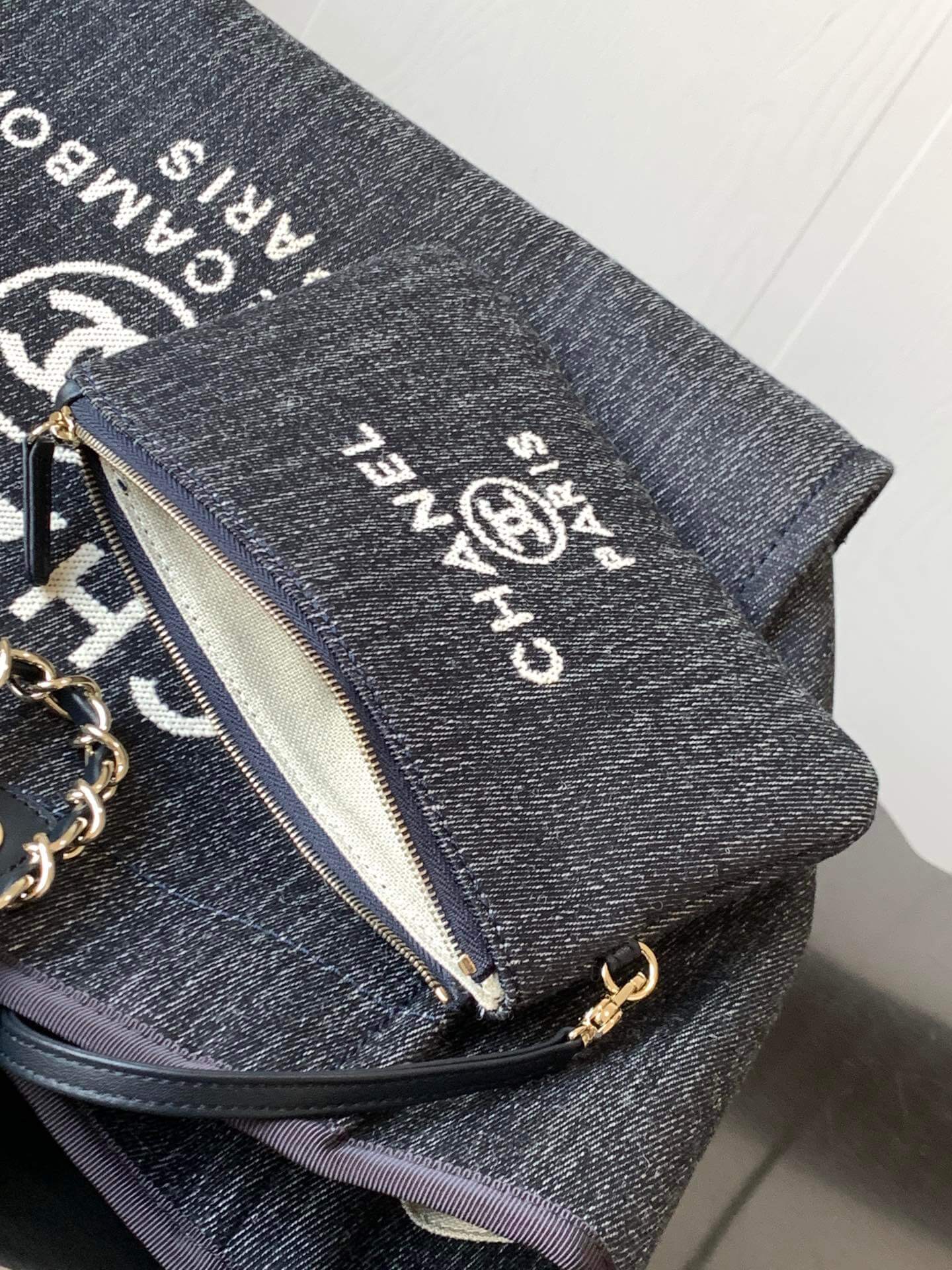 CC Medium Tote