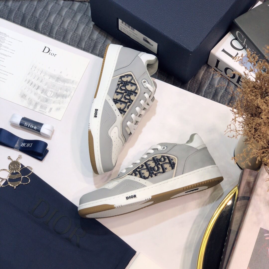 CD Sneakers