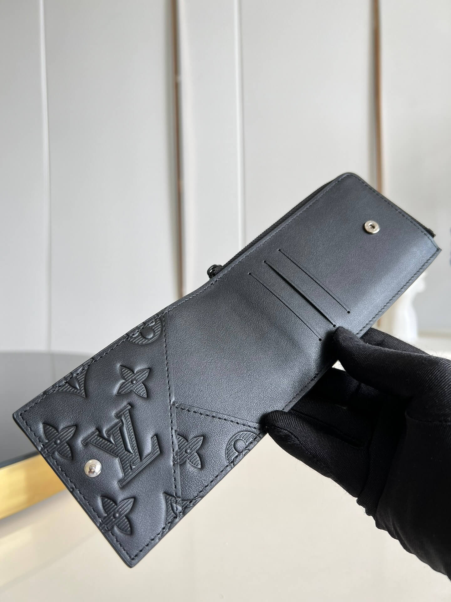 LOUIV Wallet
