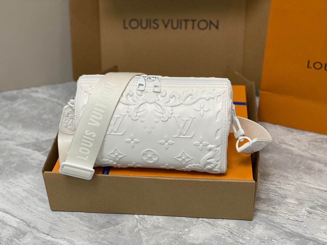 LOUIV City Keepall