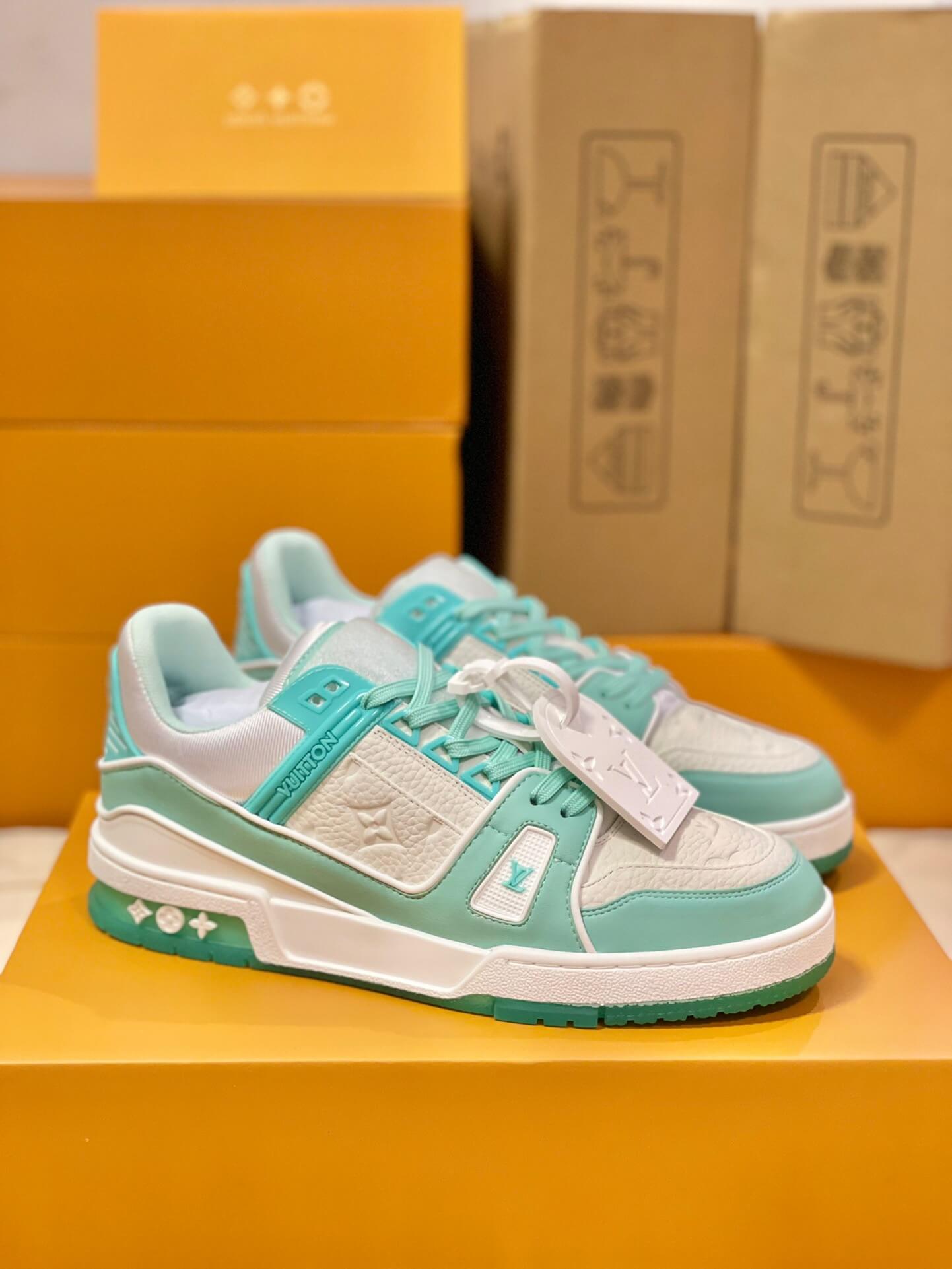 LOUIV Sneakers