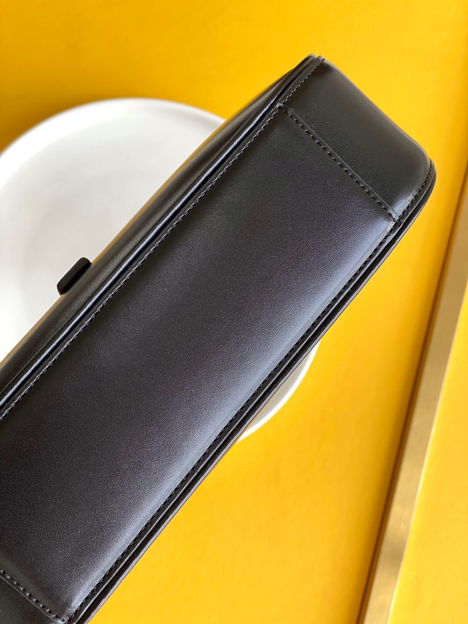 YSL Le5A7