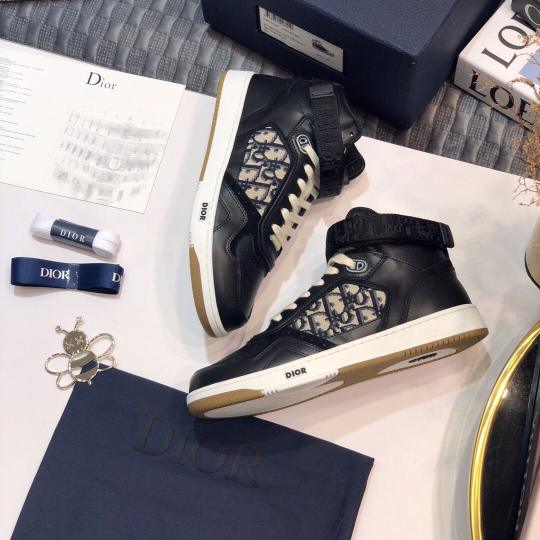 CD Sneakers