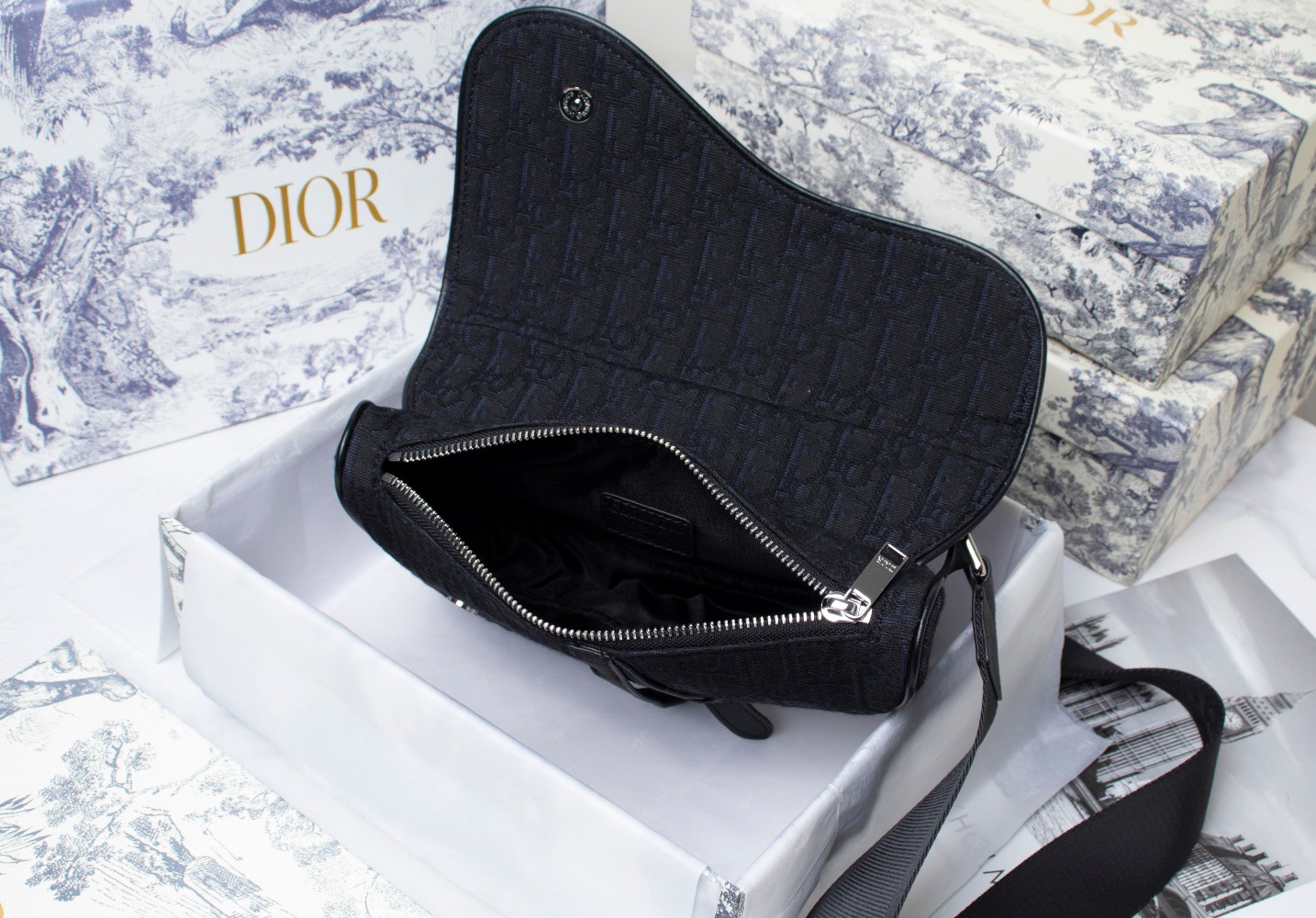 CD Saddle Homme