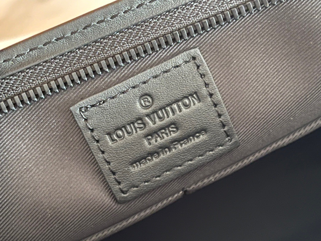 LOUIV M59329