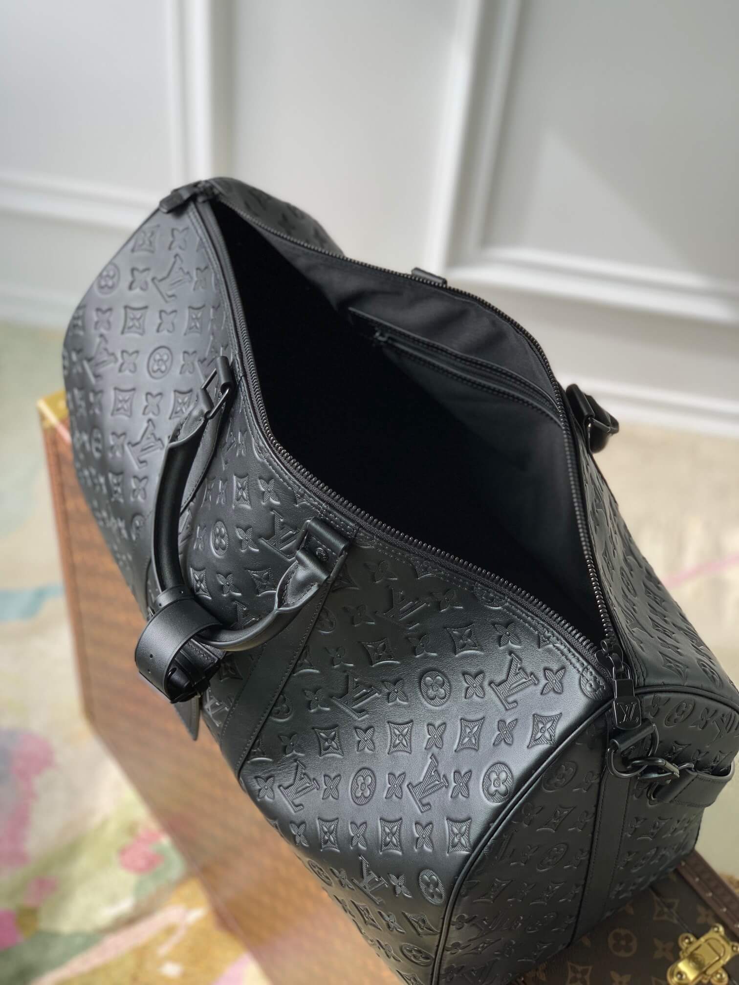LOUIV Keepall