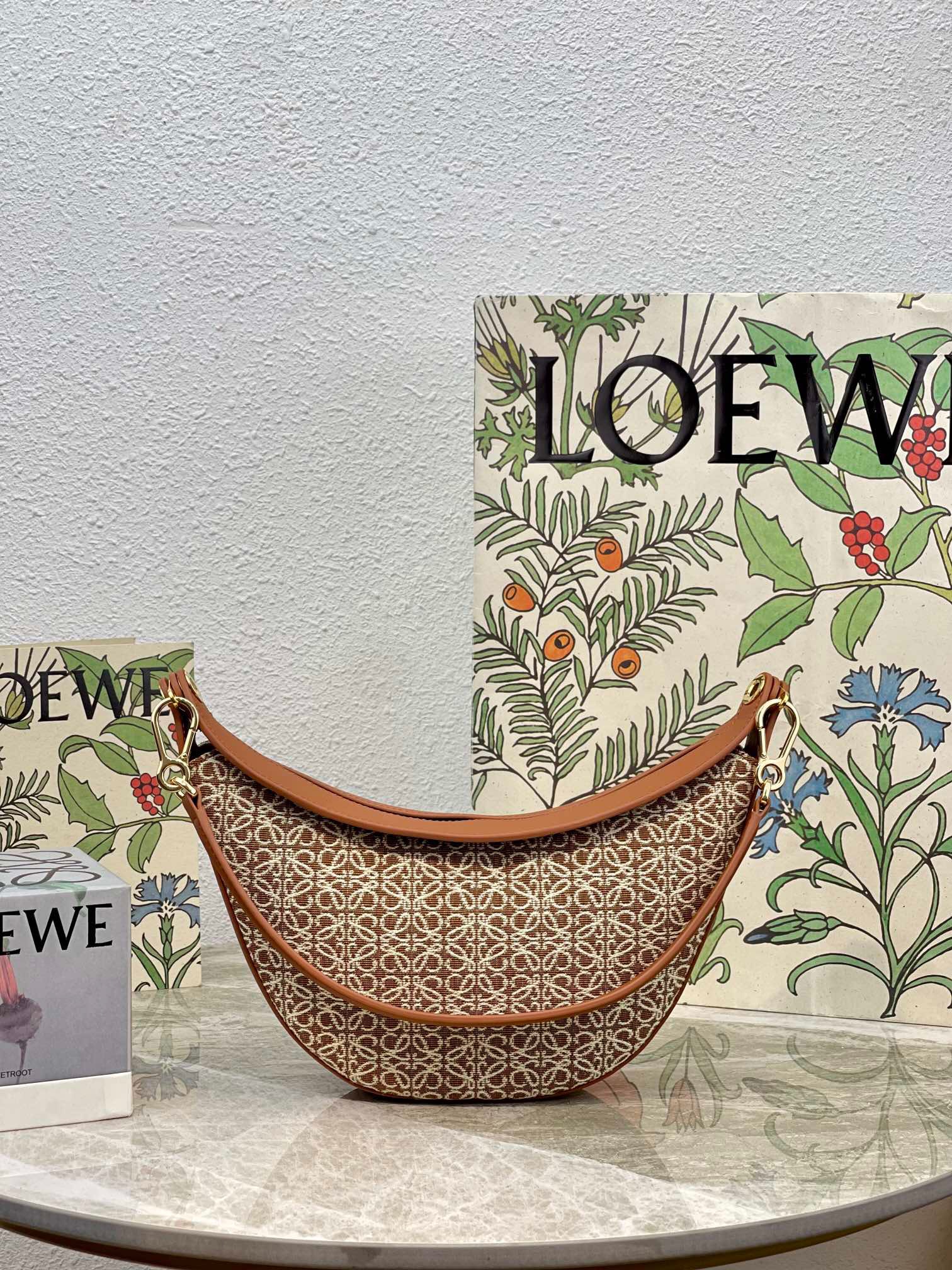 LOEW Luna