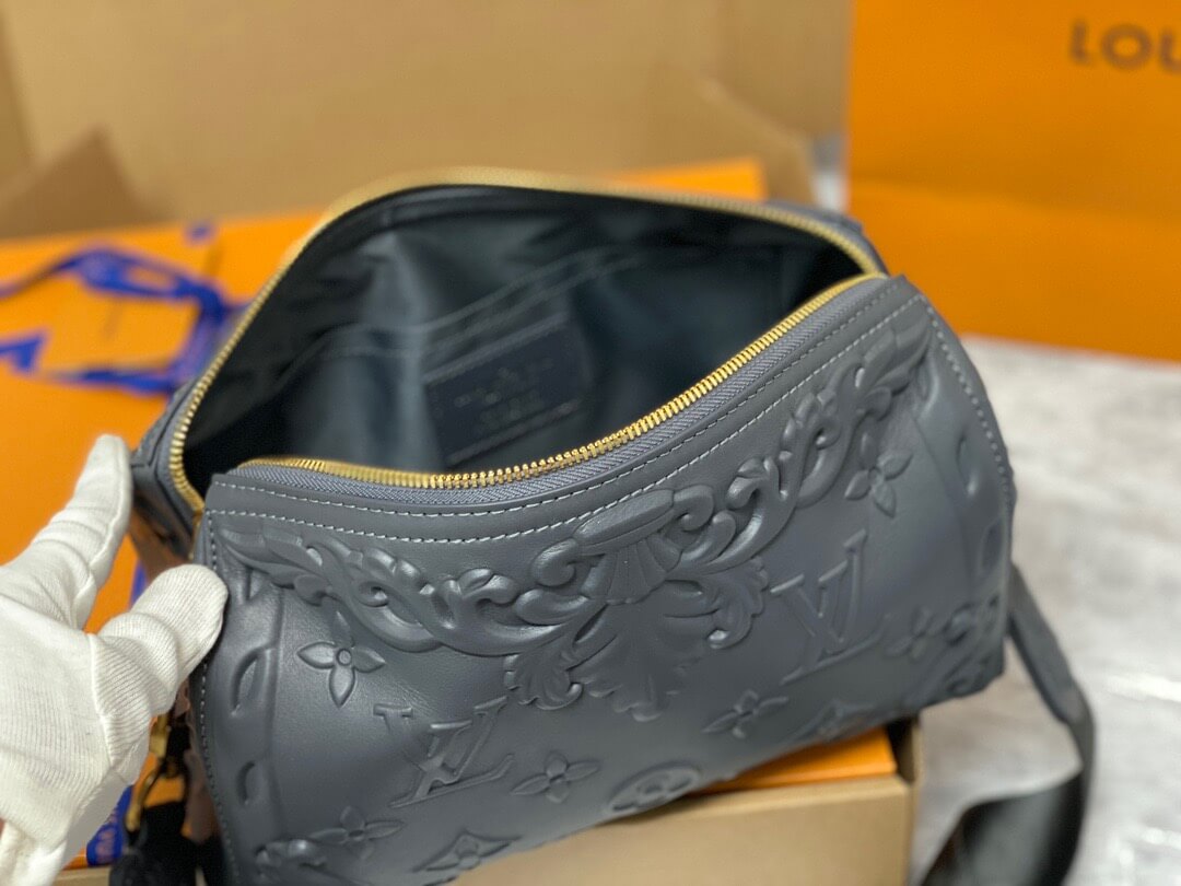 LOUIV City Keepall