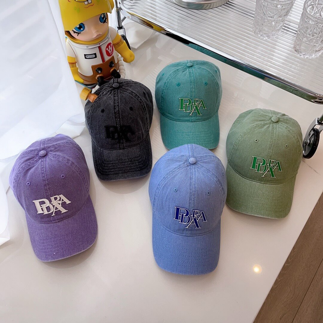 Caps