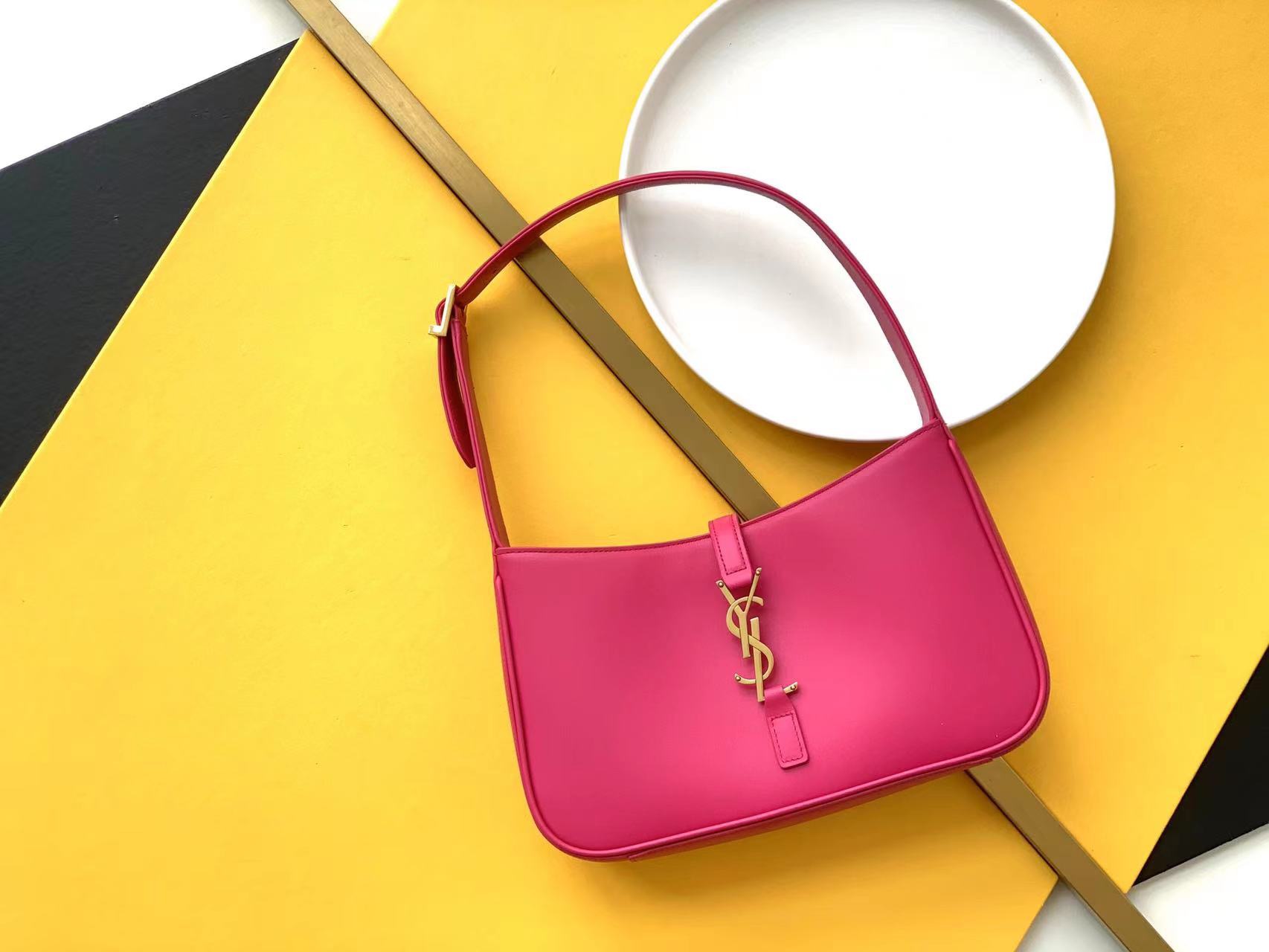 YSL Le5A7