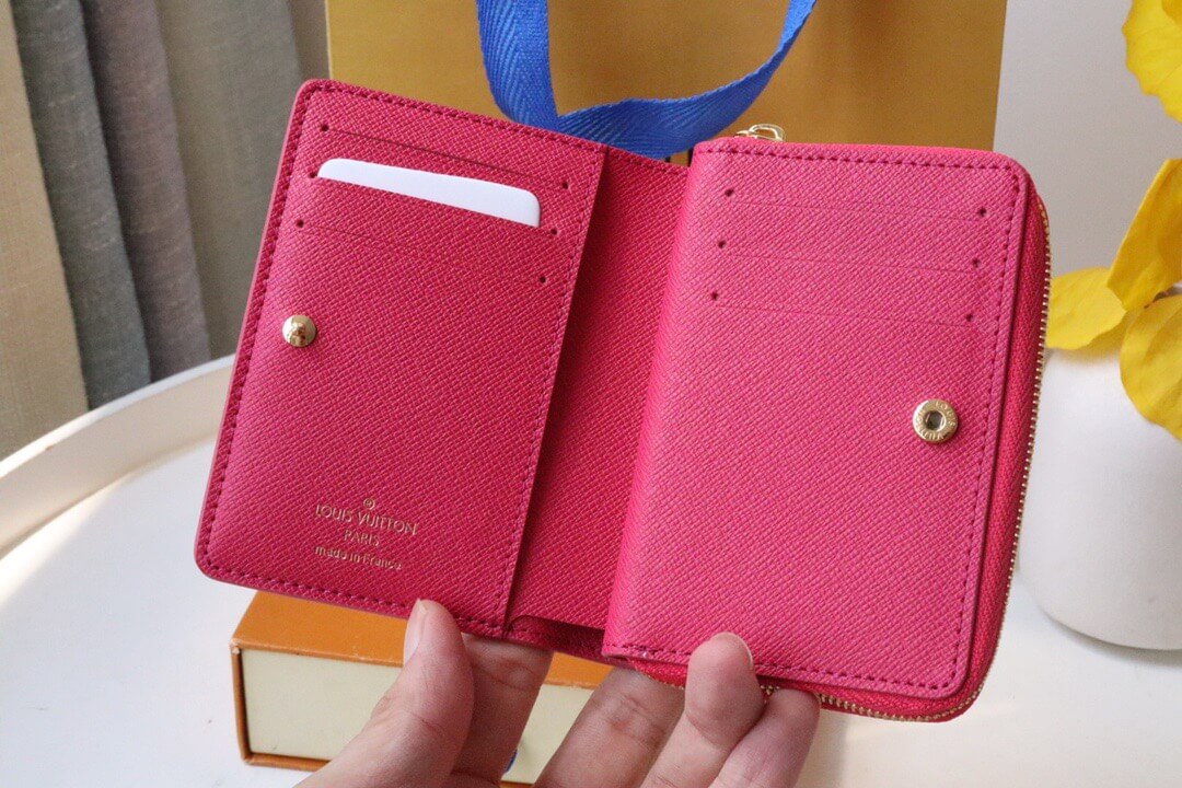LOUIV Foldable Wallet