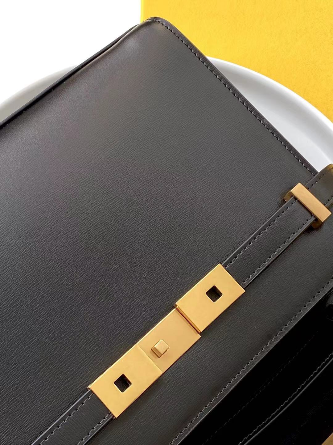 YSL Manhattan 579270