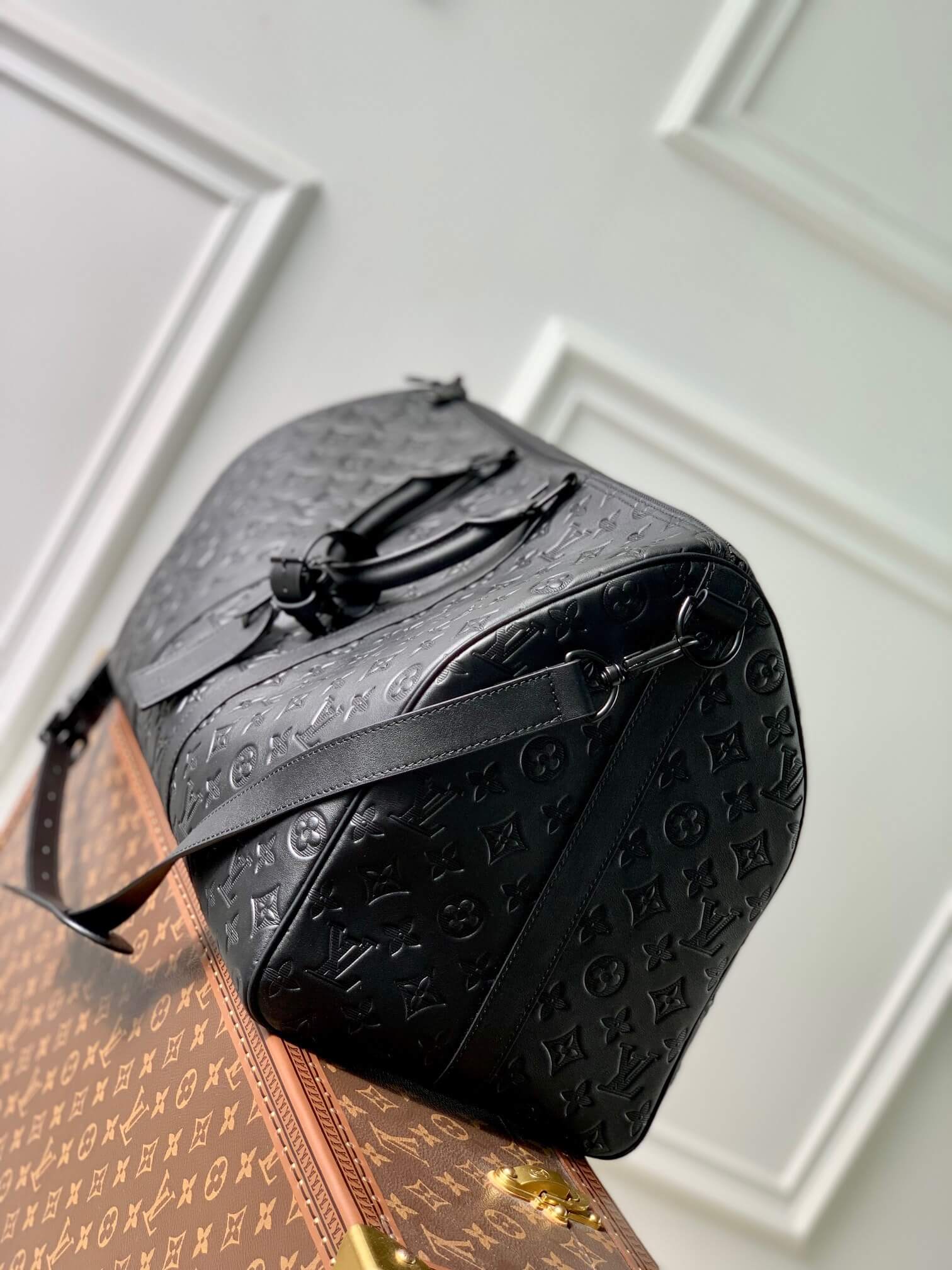 LOUIV Keepall