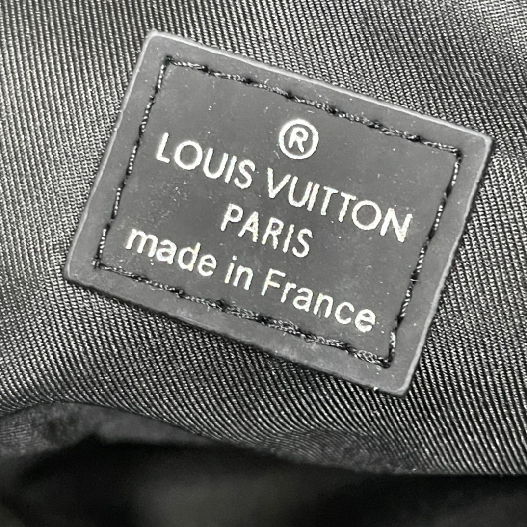 LOUIV M46327 Avenue
