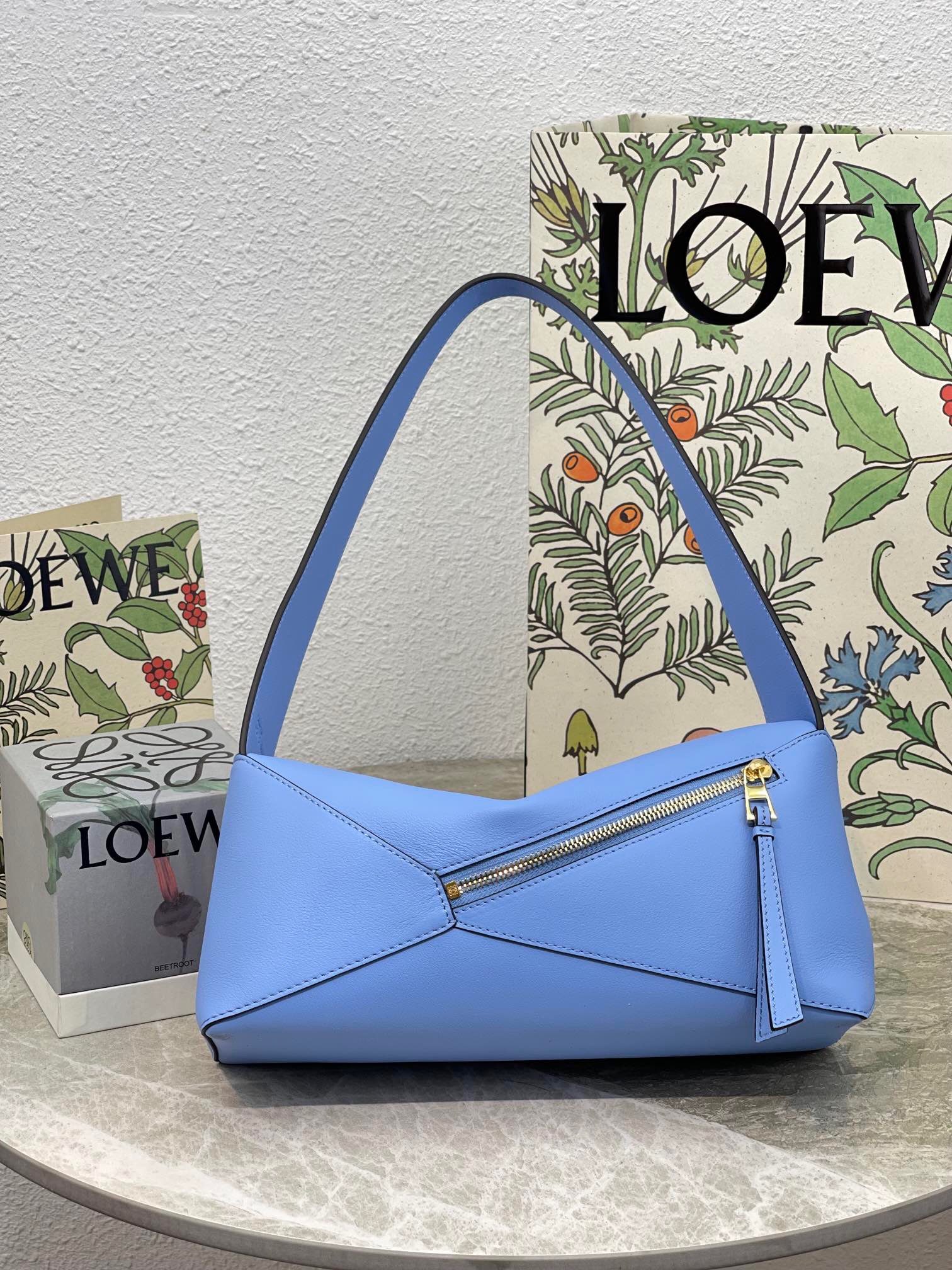 LOEW Puzzle Hobo