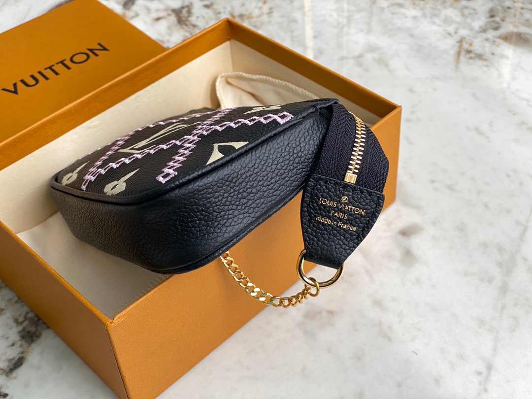 LOUIV Pochette M81140