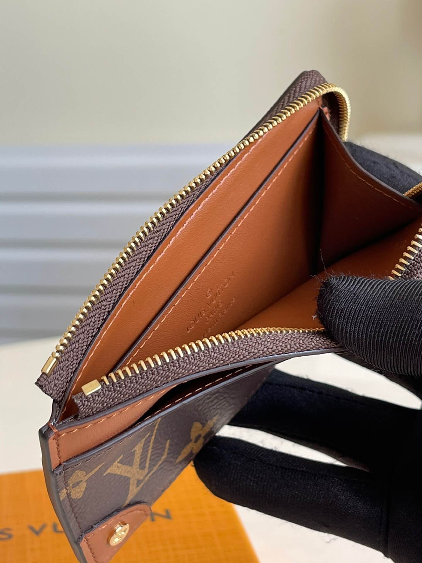 LOUIV Wallet
