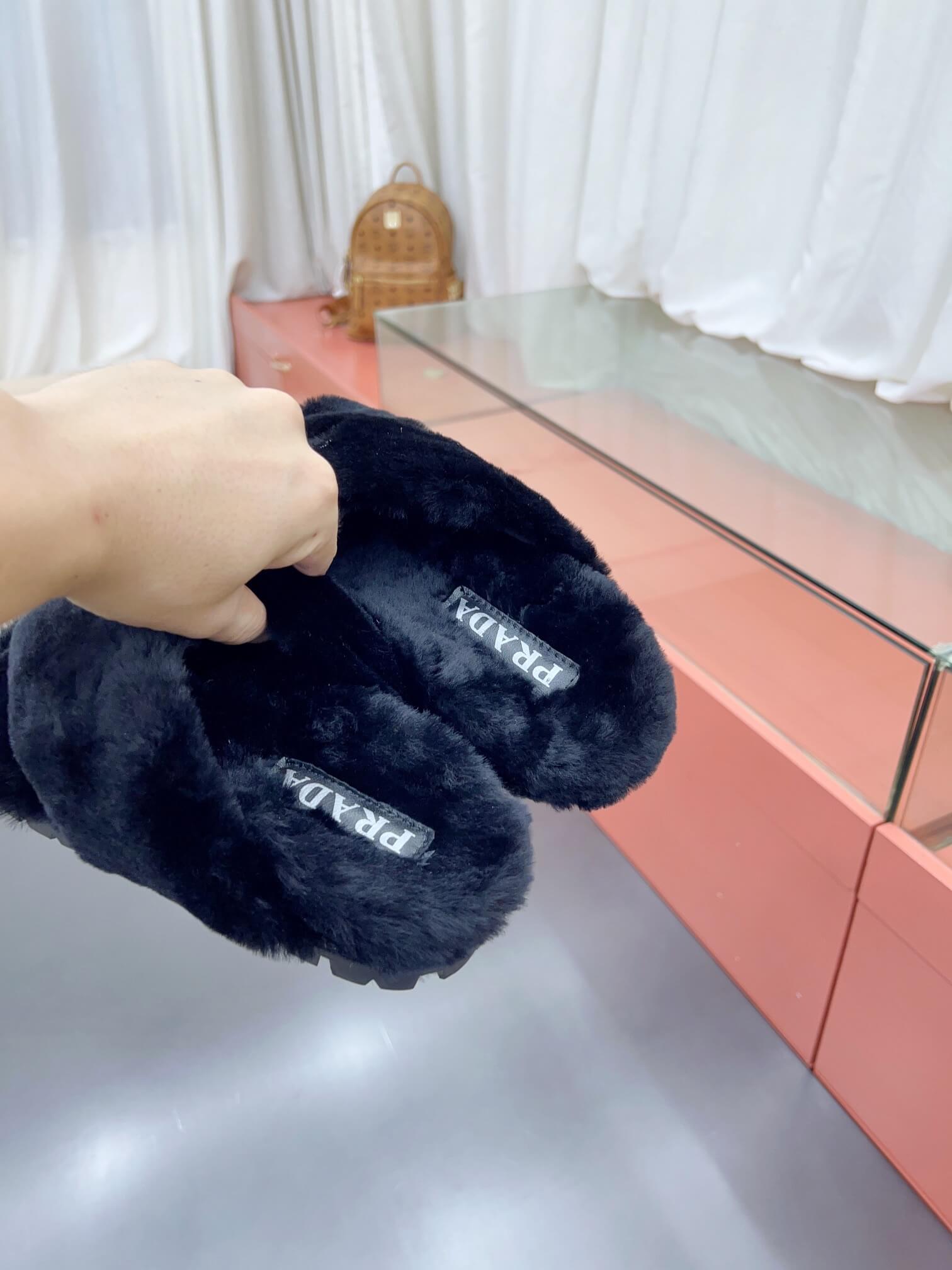 PR Fur Slides