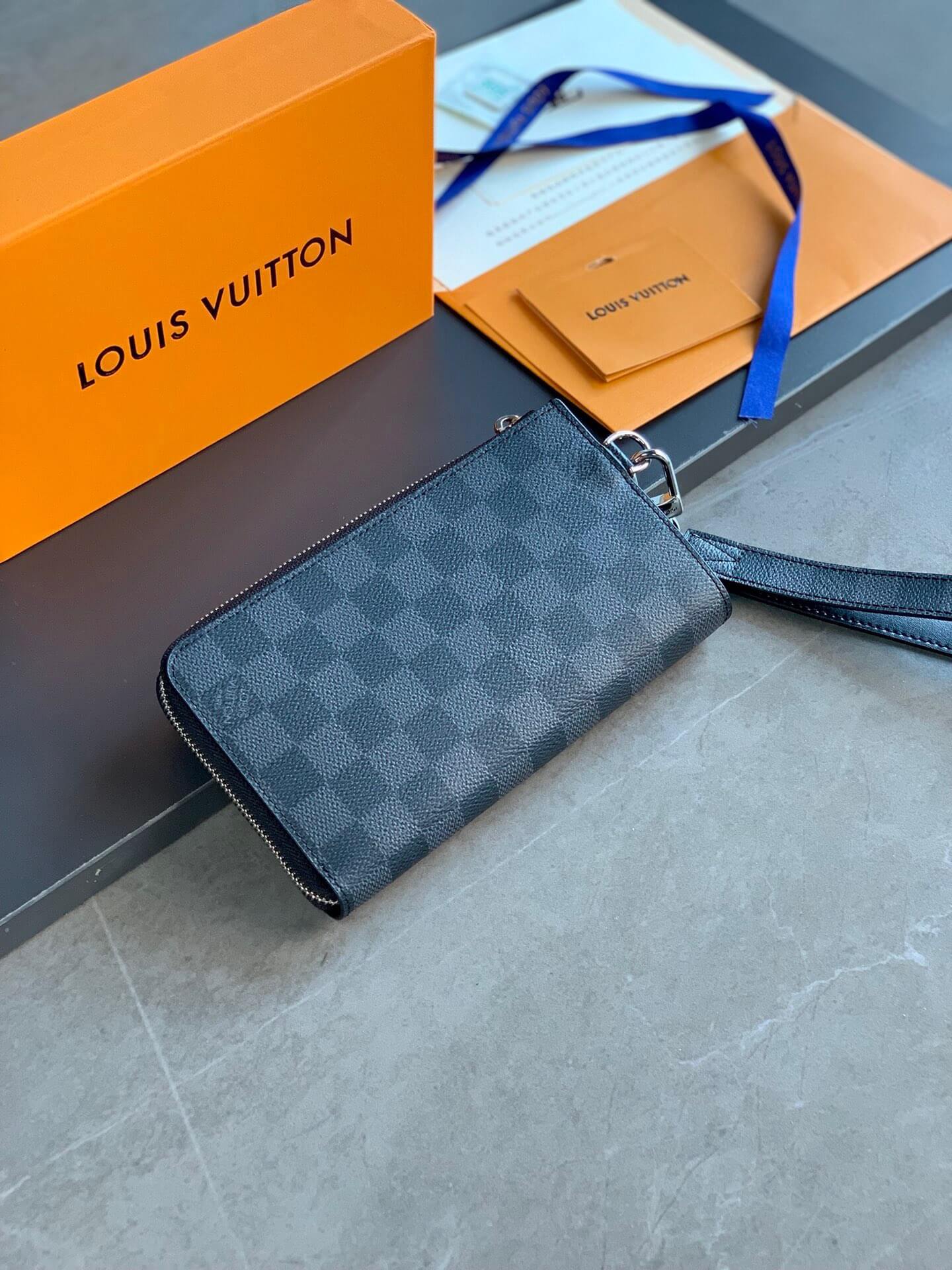 LOUIV Wallets