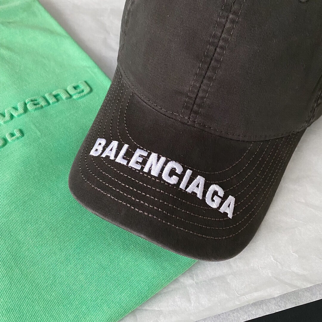 Caps