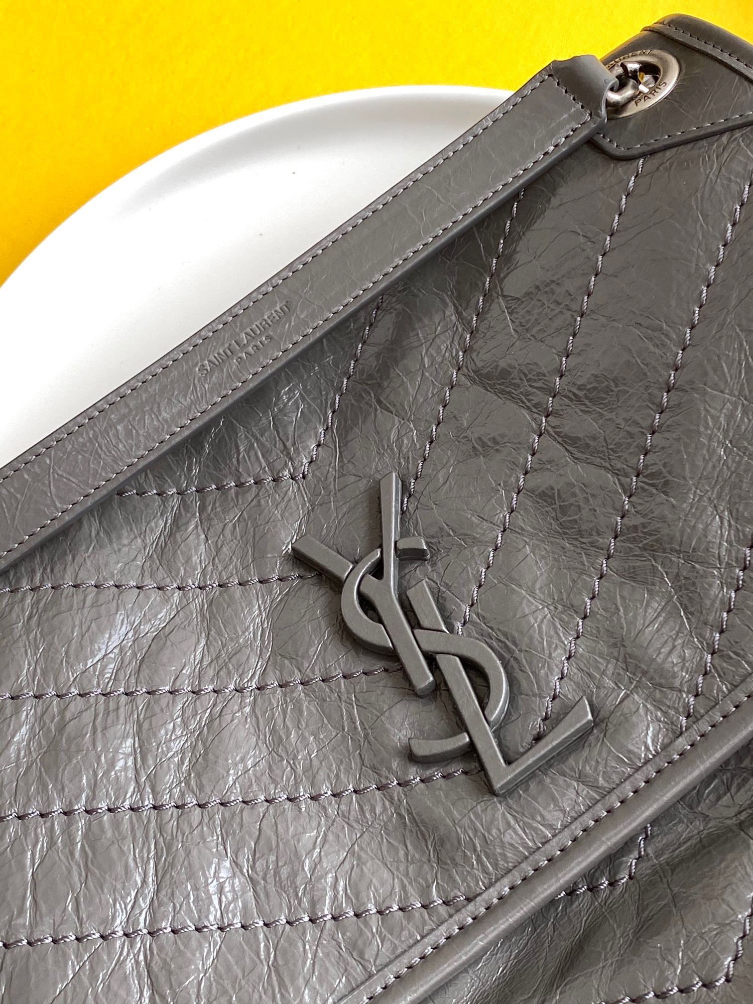 YSL Niki 28