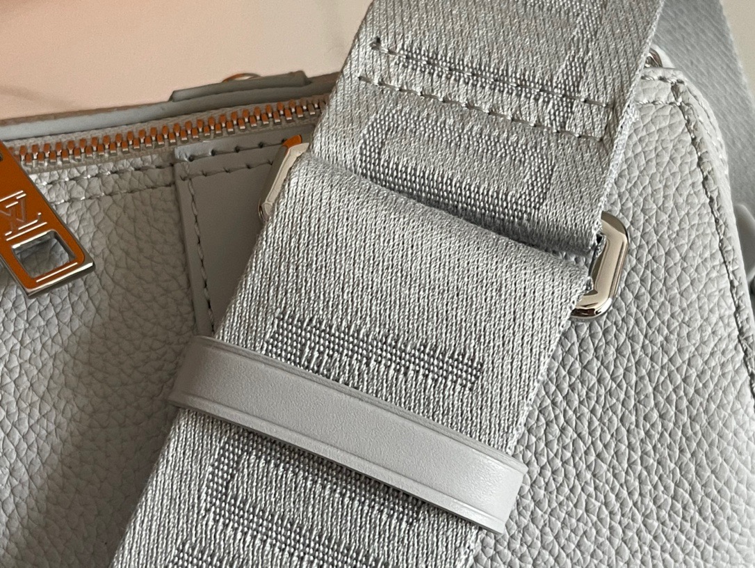LOUIV M59328 City Keepall