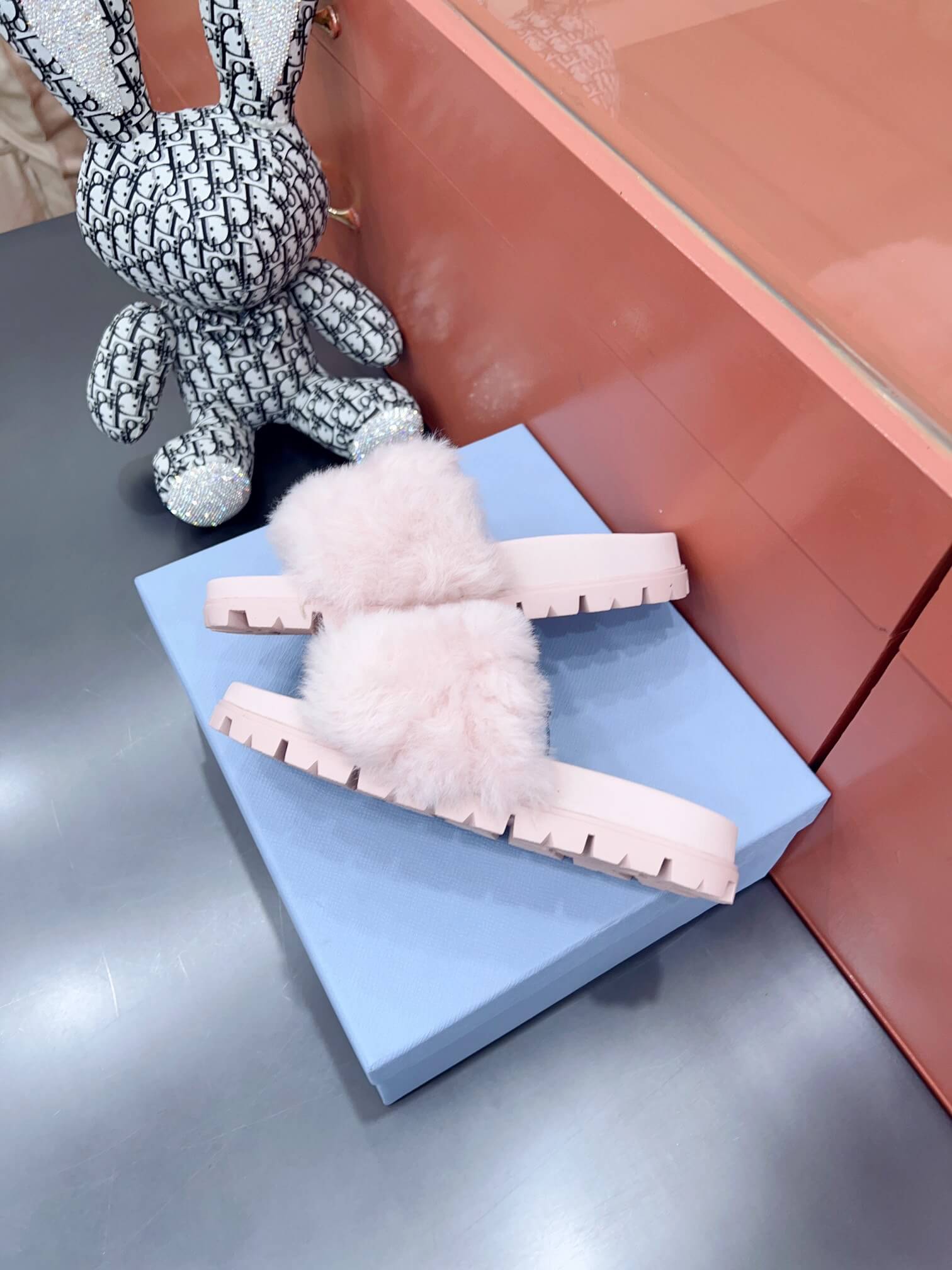 PR Fur Slides