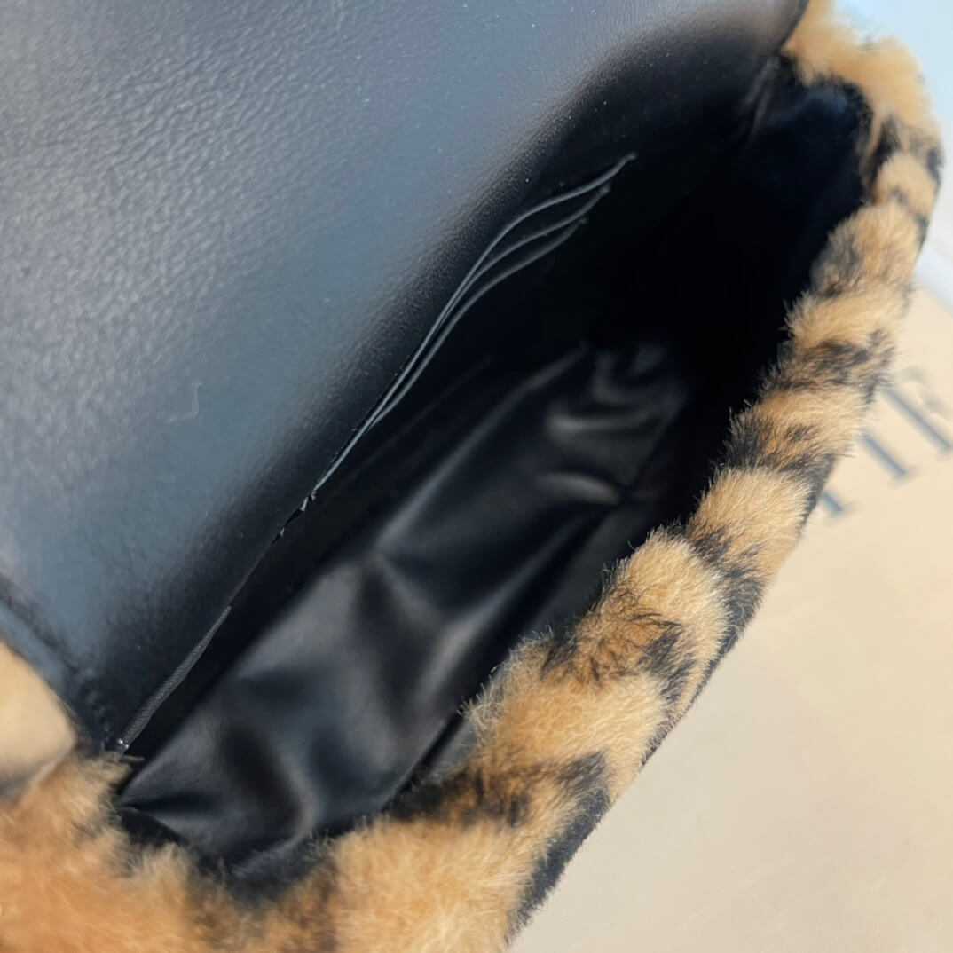 FD Baguette Fur