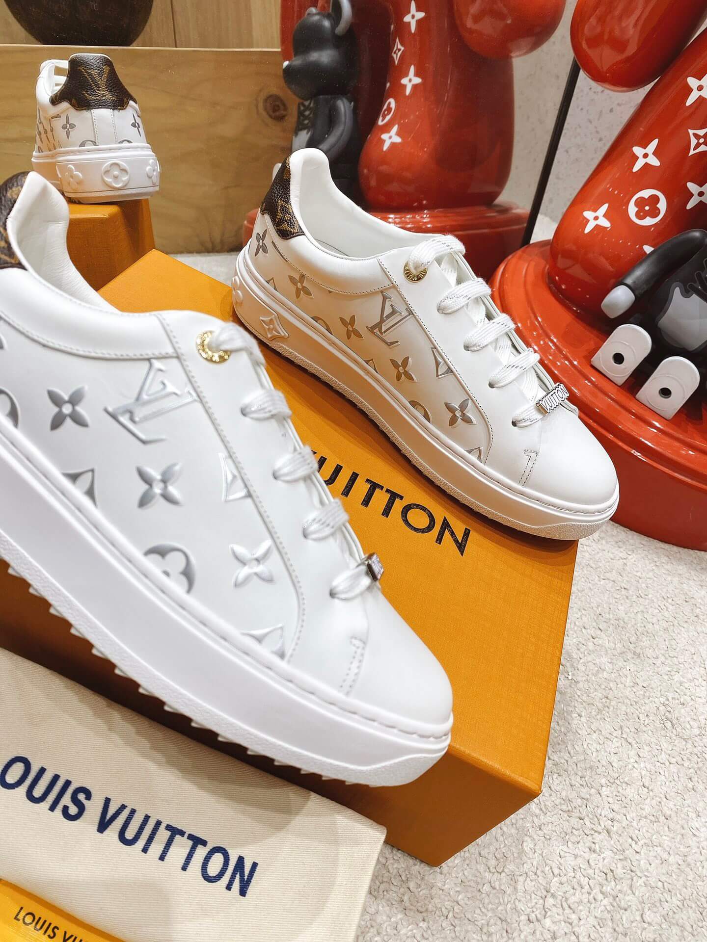 LOUIV Sneakers