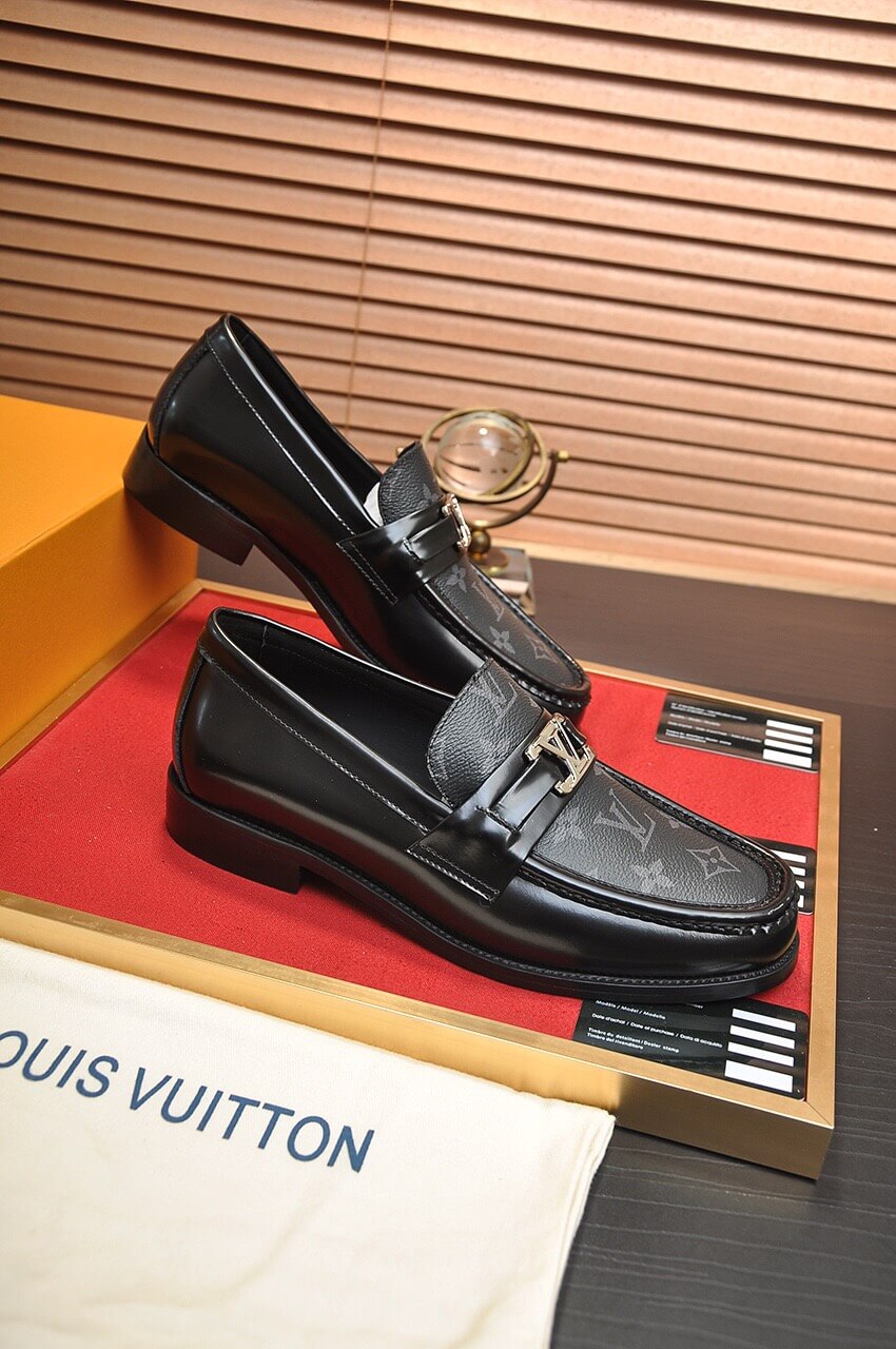 LOUIV Loafers