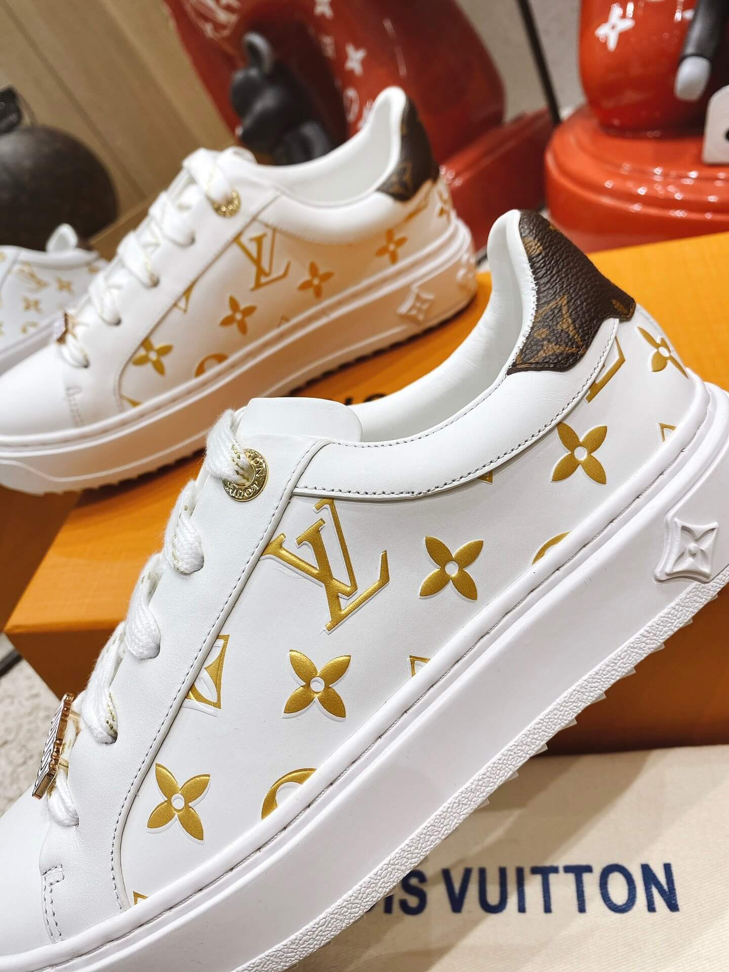 LOUIV Sneakers