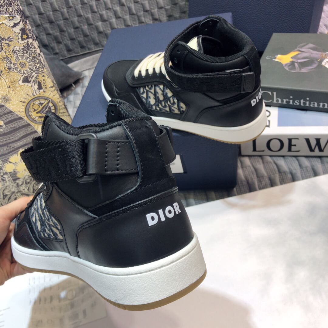 CD Sneakers