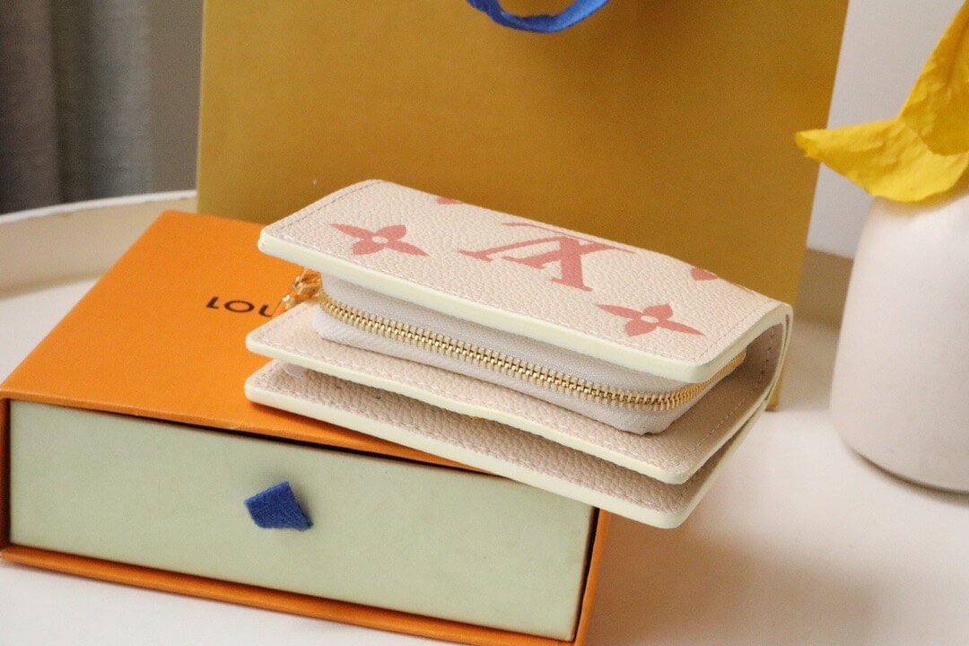 LOUIV Foldable Wallet