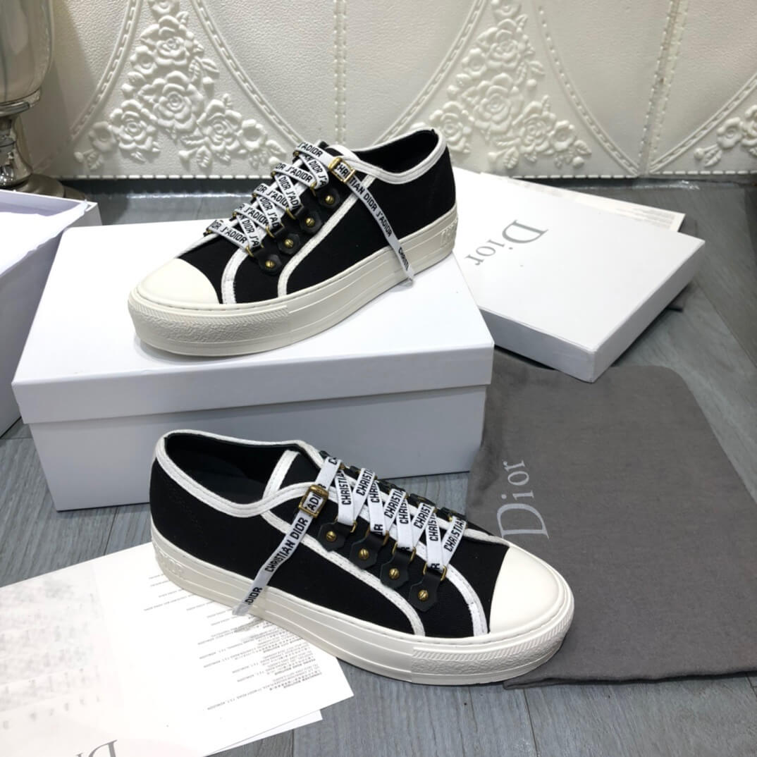 CD Sneakers