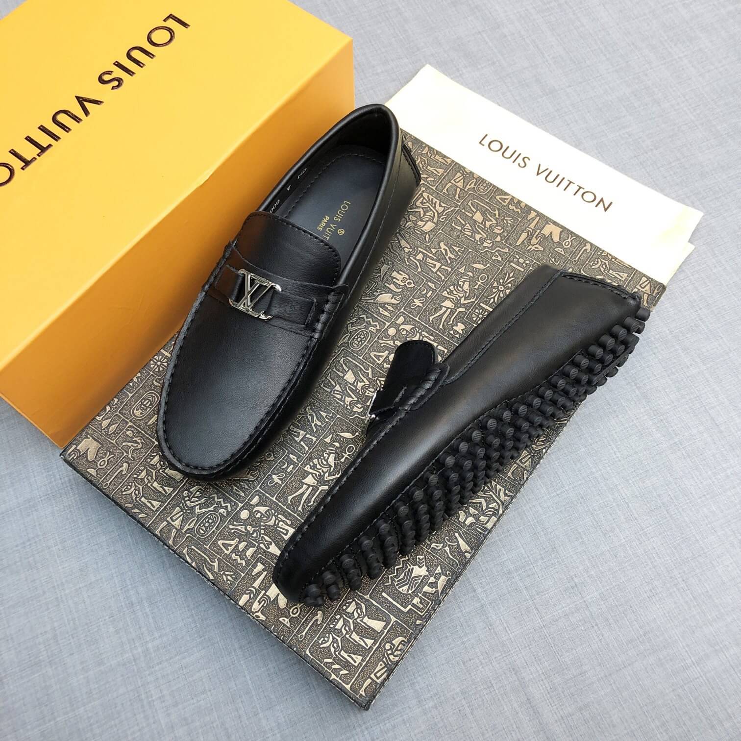 LOUIV Loafers