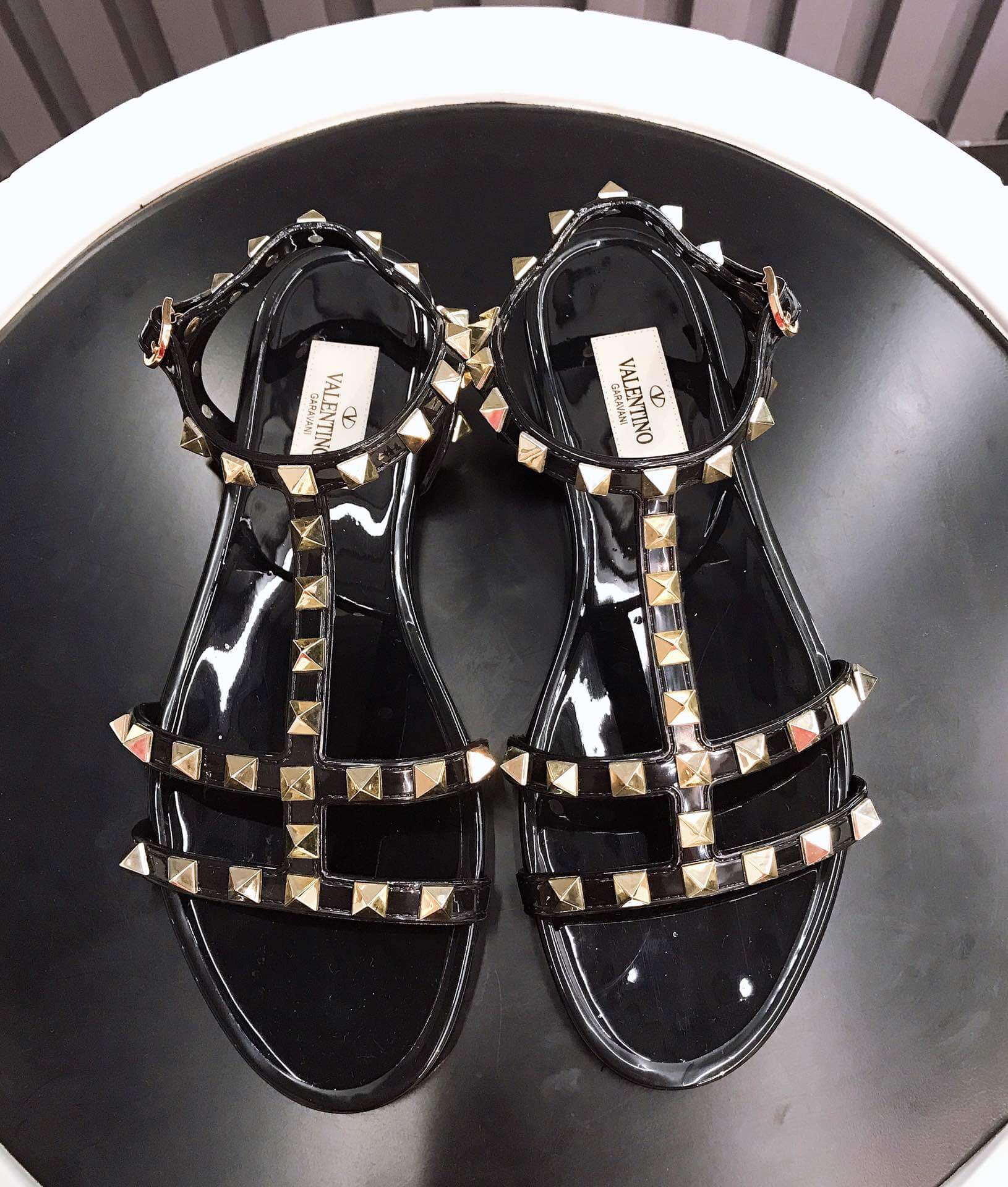 VALEN Sandals