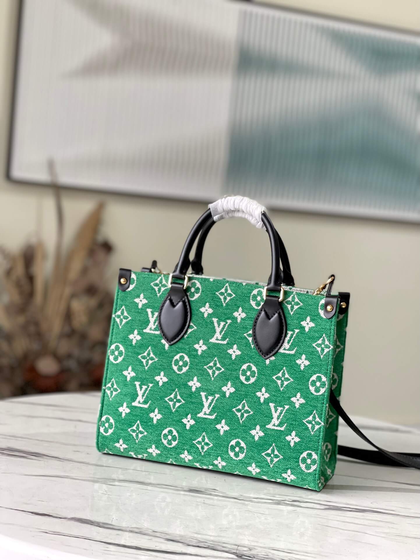 LOUIV Onthego 25