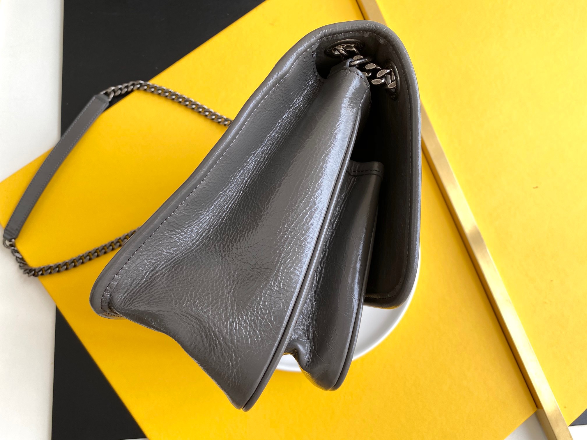 YSL Niki 28