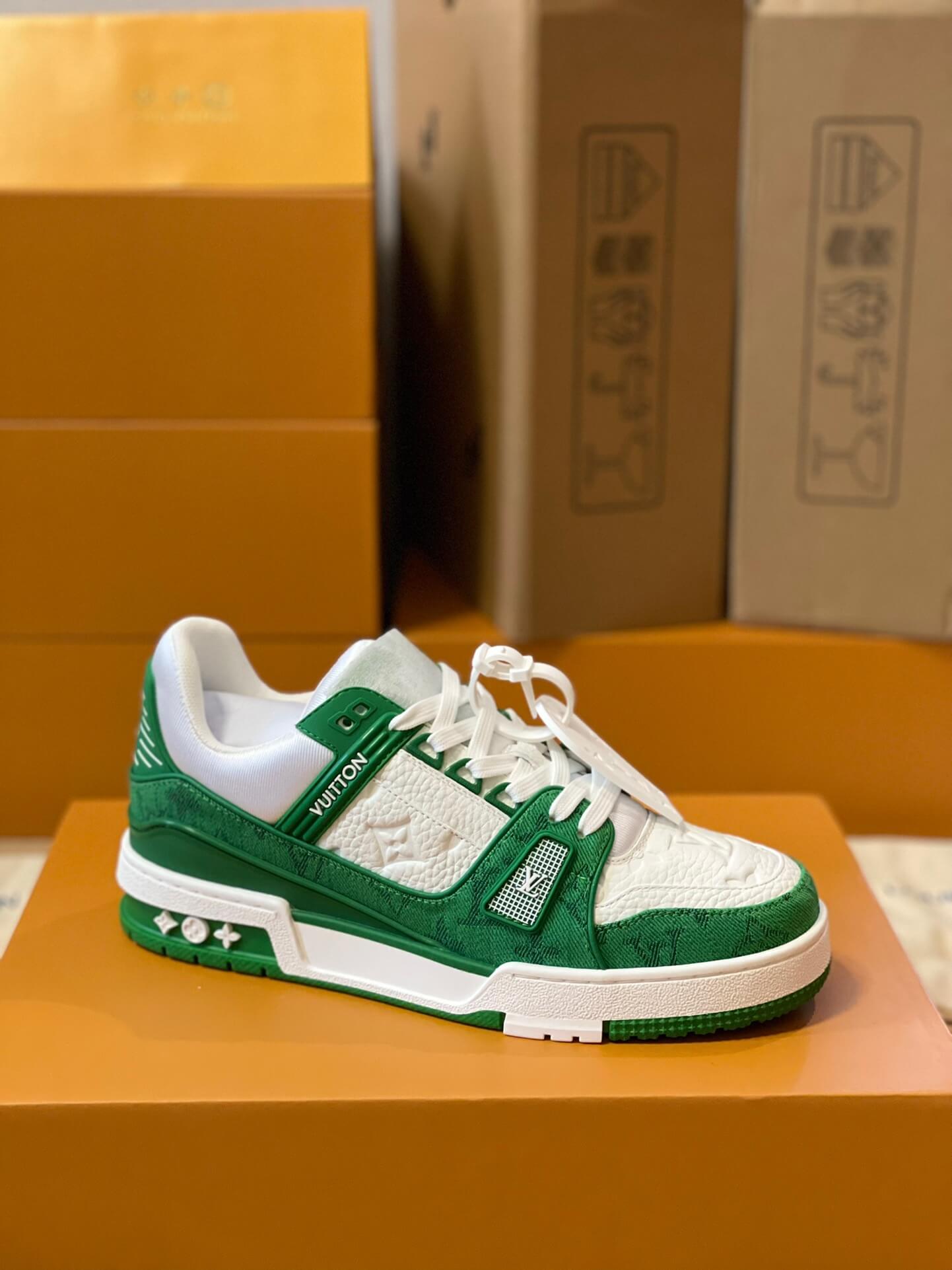 LOUIV Sneakers
