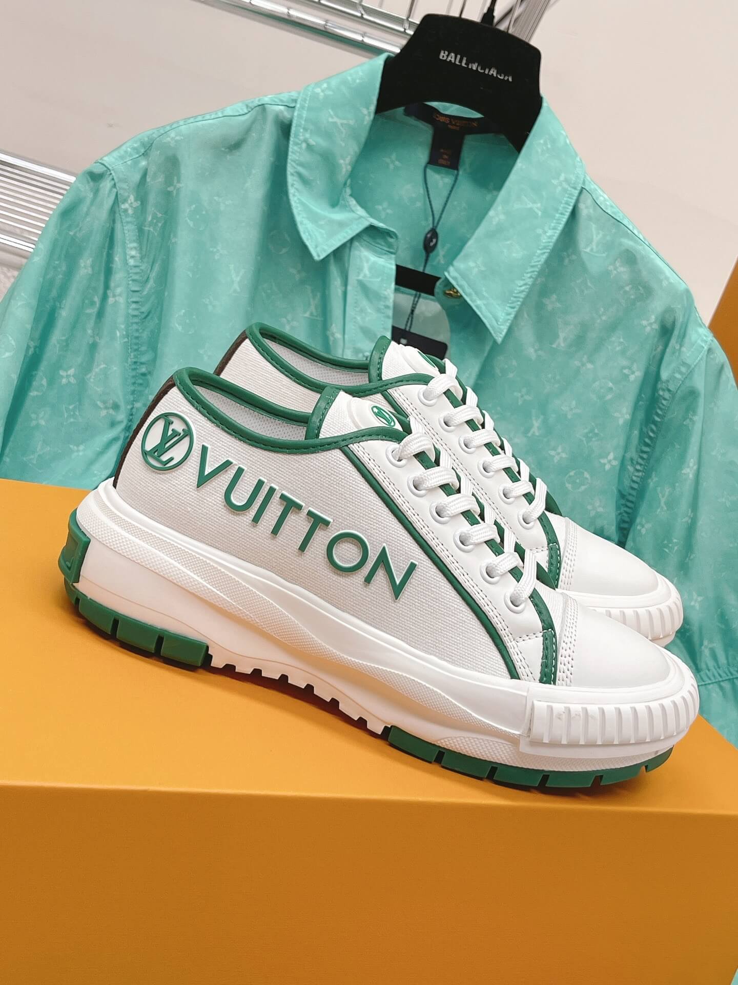 LOUIV Sneakers
