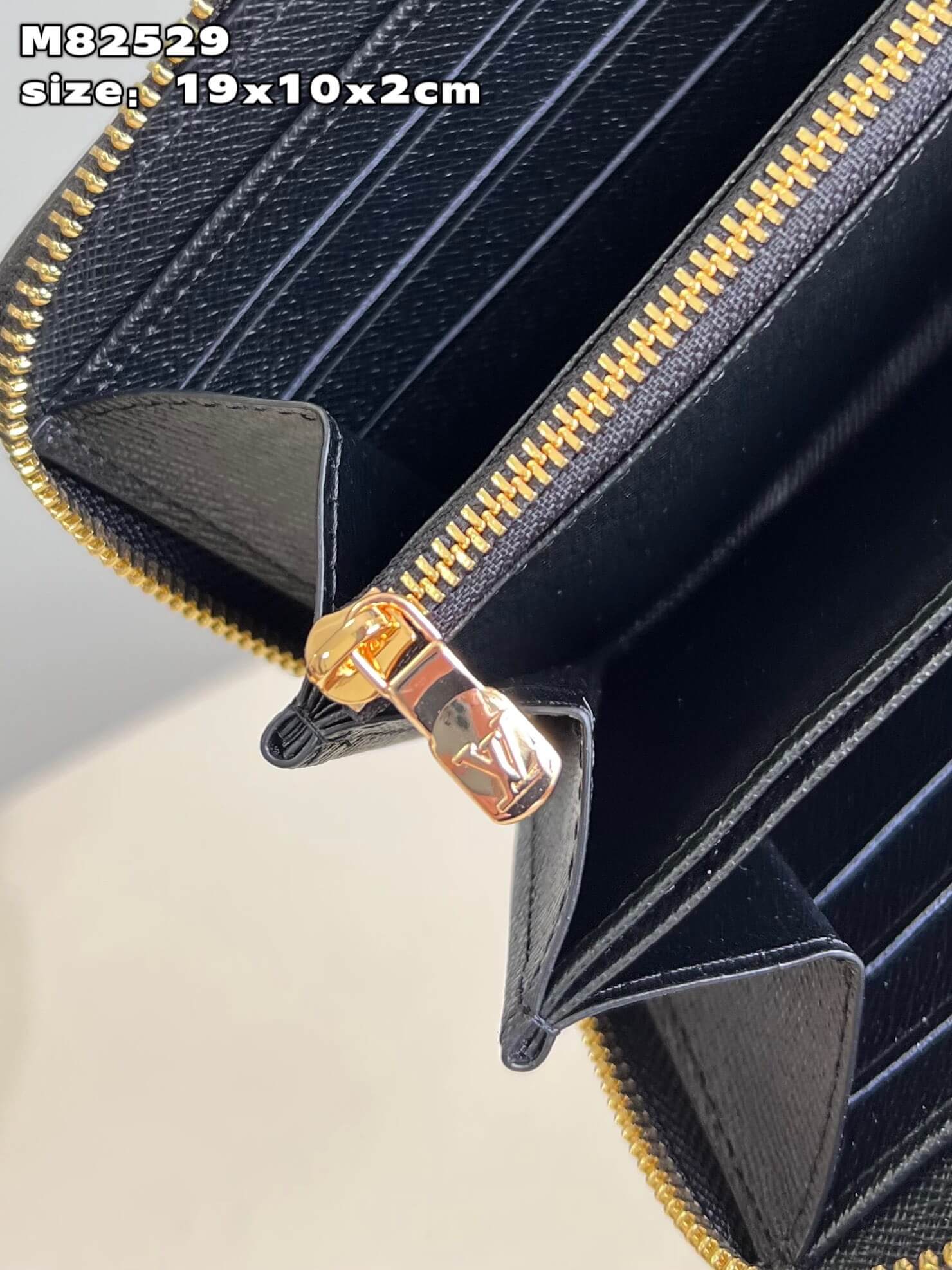LOUIV Zippy Wallet