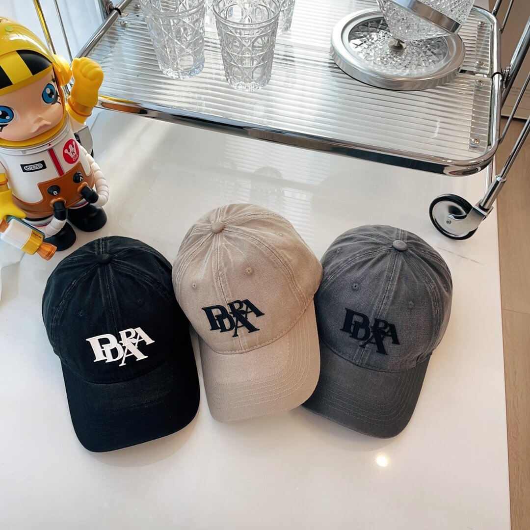 Caps