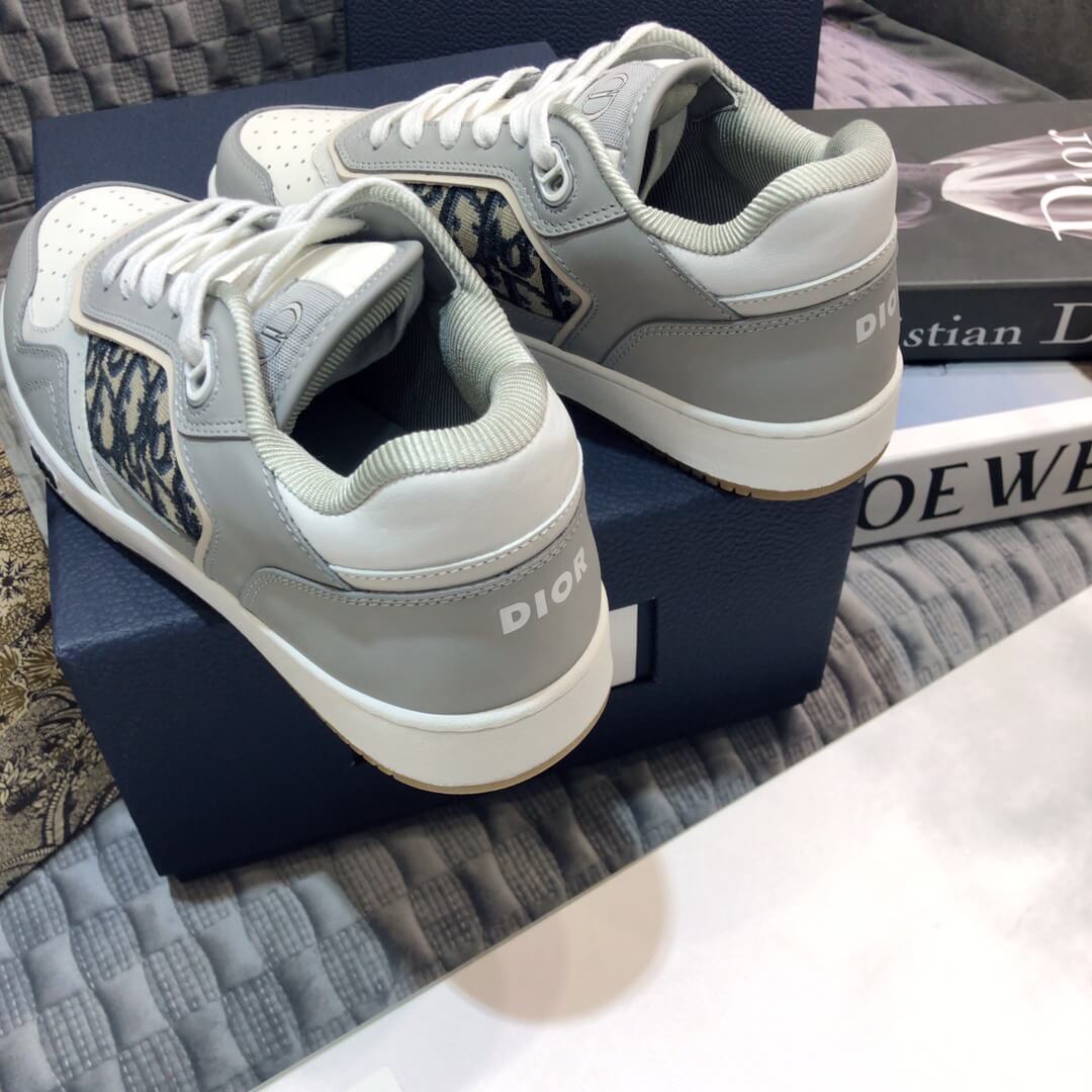 CD Sneakers