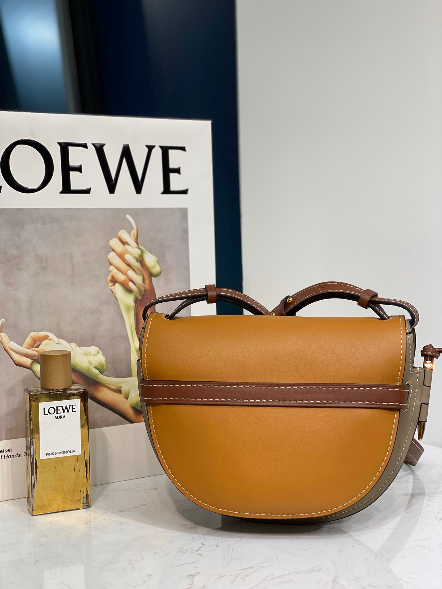 LOEW Gate