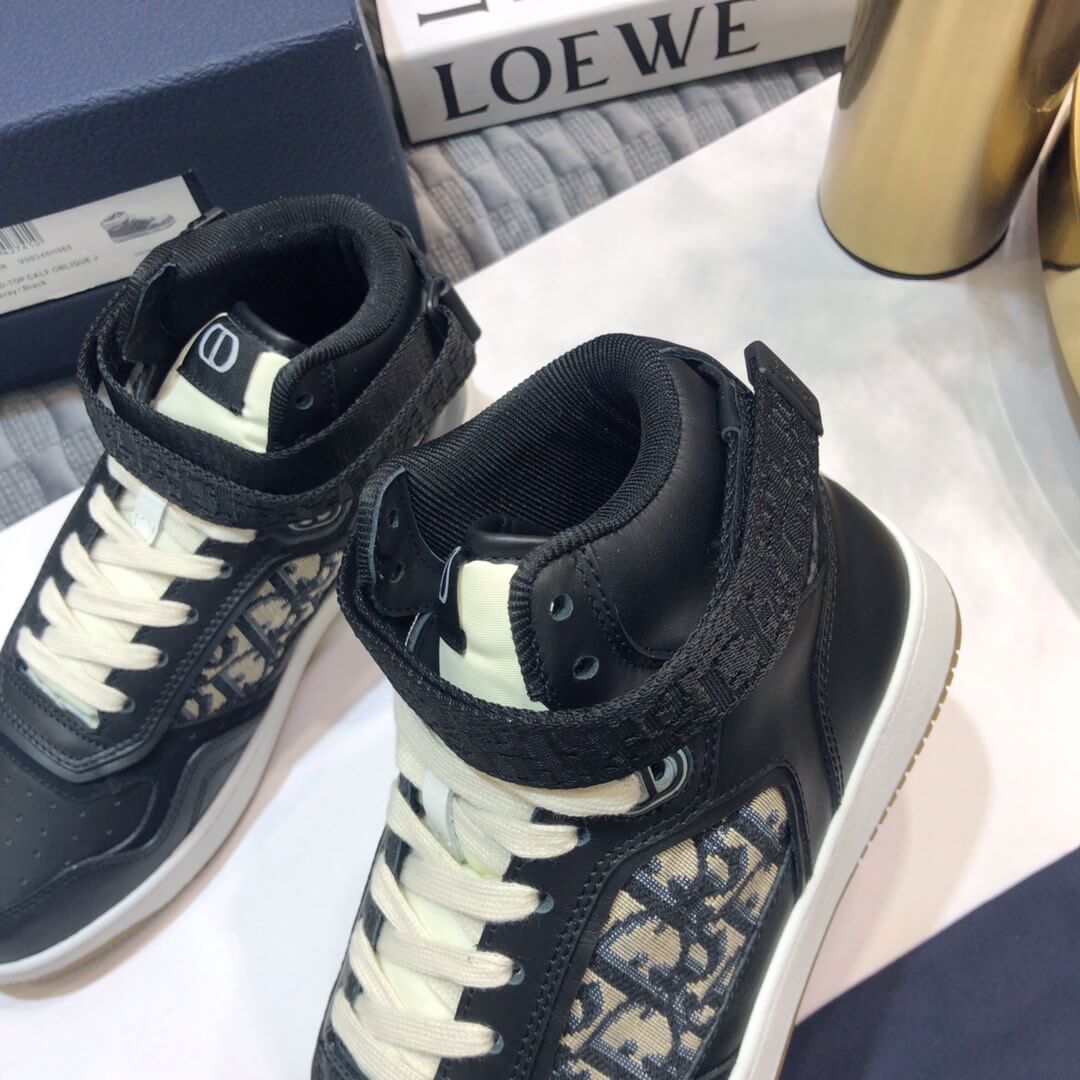 CD Sneakers