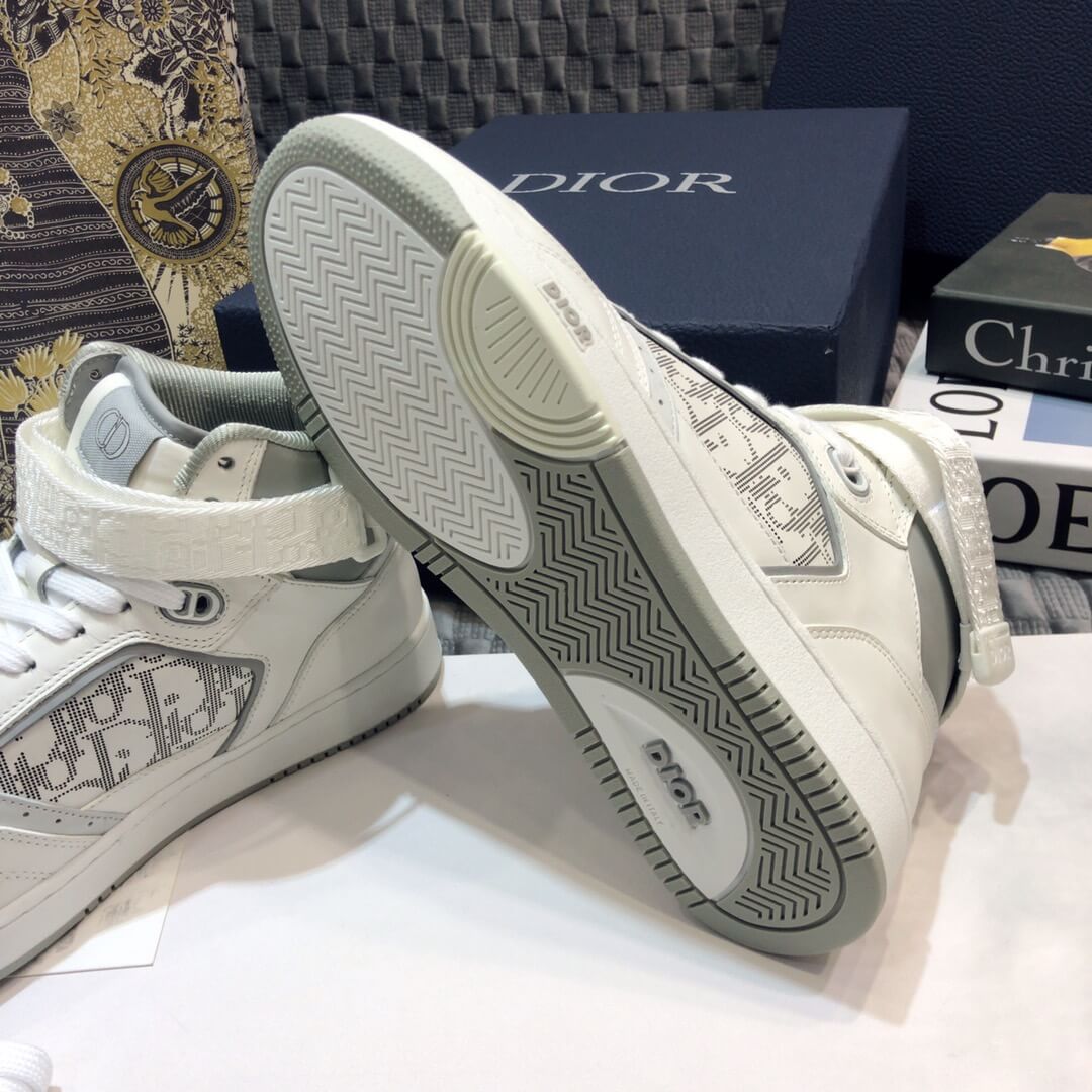 CD Sneakers