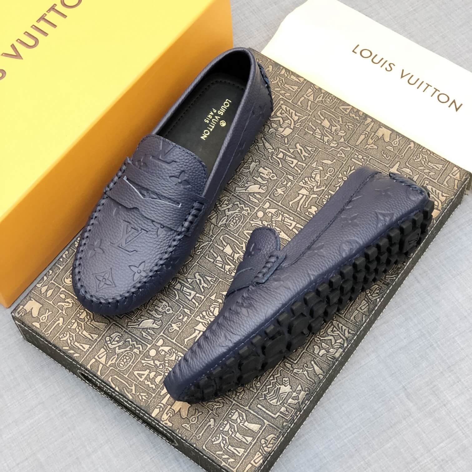 LOUIV Loafers