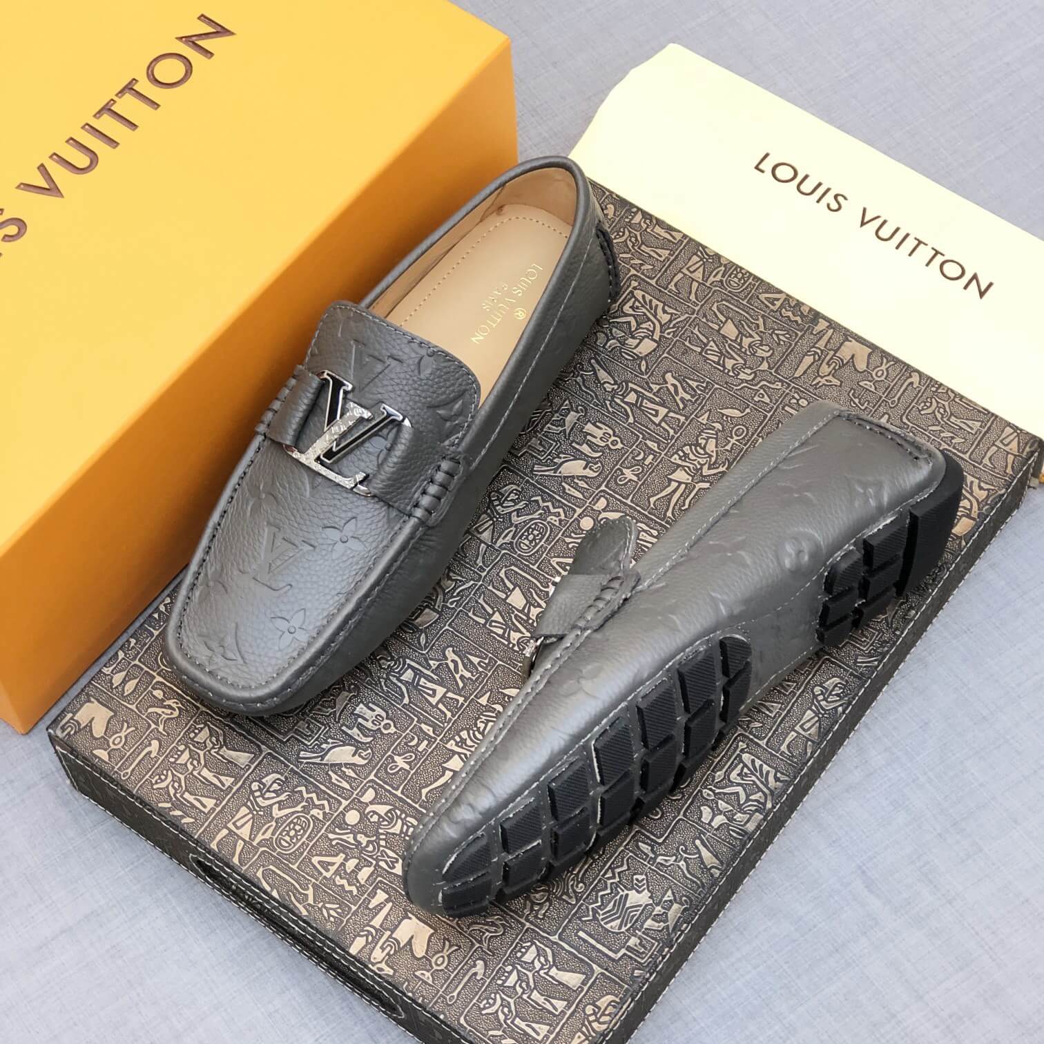 LOUIV Loafers