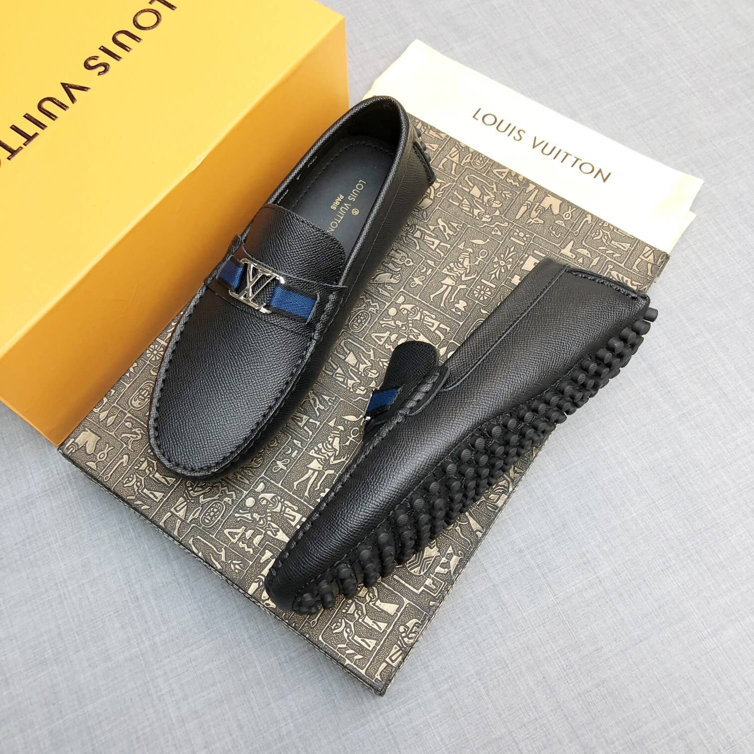 LOUIV Loafers