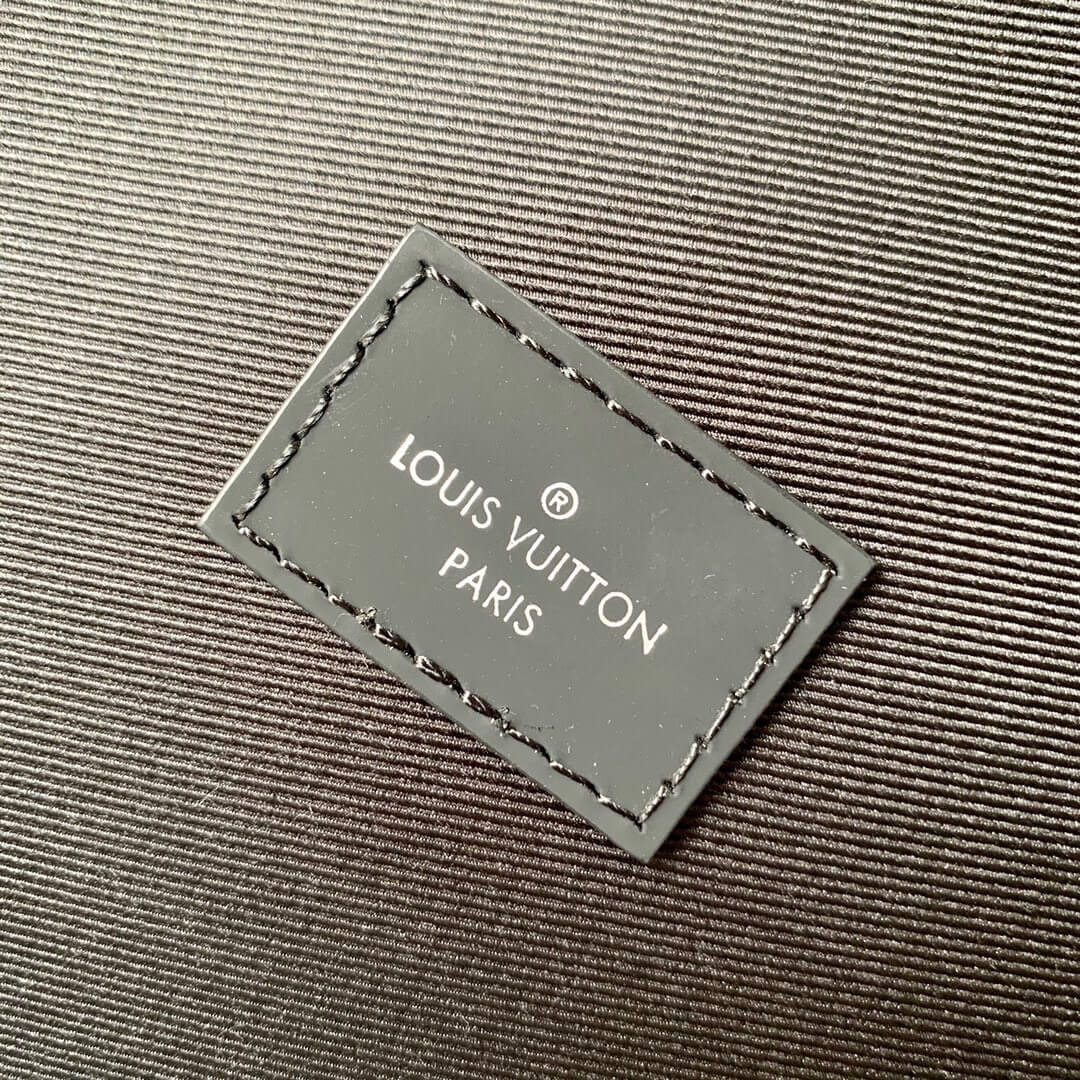 LOUIV Pouch
